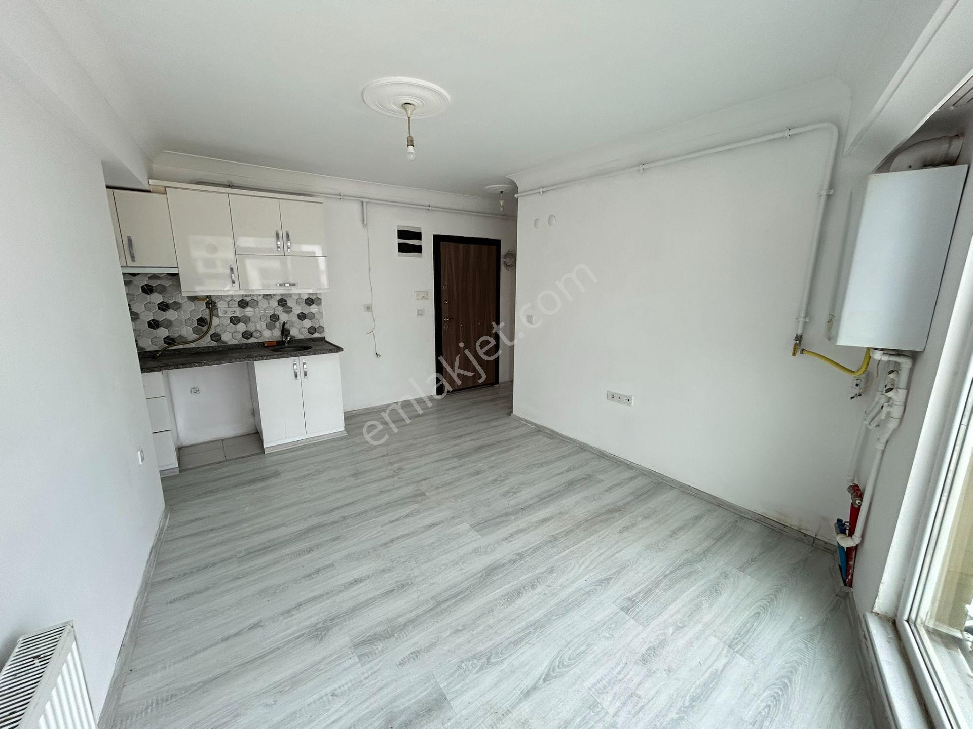 Bandırma Merkezde Uygun Fiyatlı Kiralık 1. Ara Kat 1+1 Daire - Görsel 4