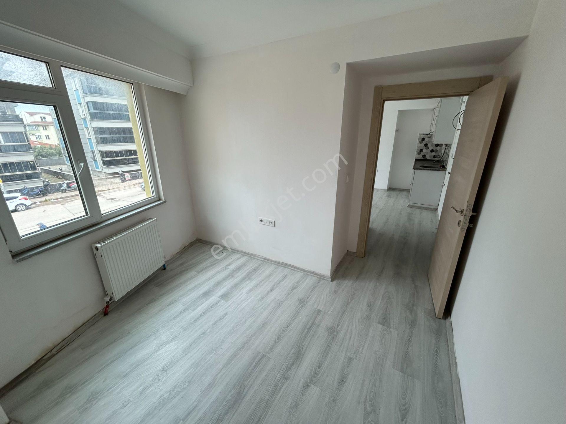 Bandırma Merkezde Uygun Fiyatlı Kiralık 1. Ara Kat 1+1 Daire - Görsel 12
