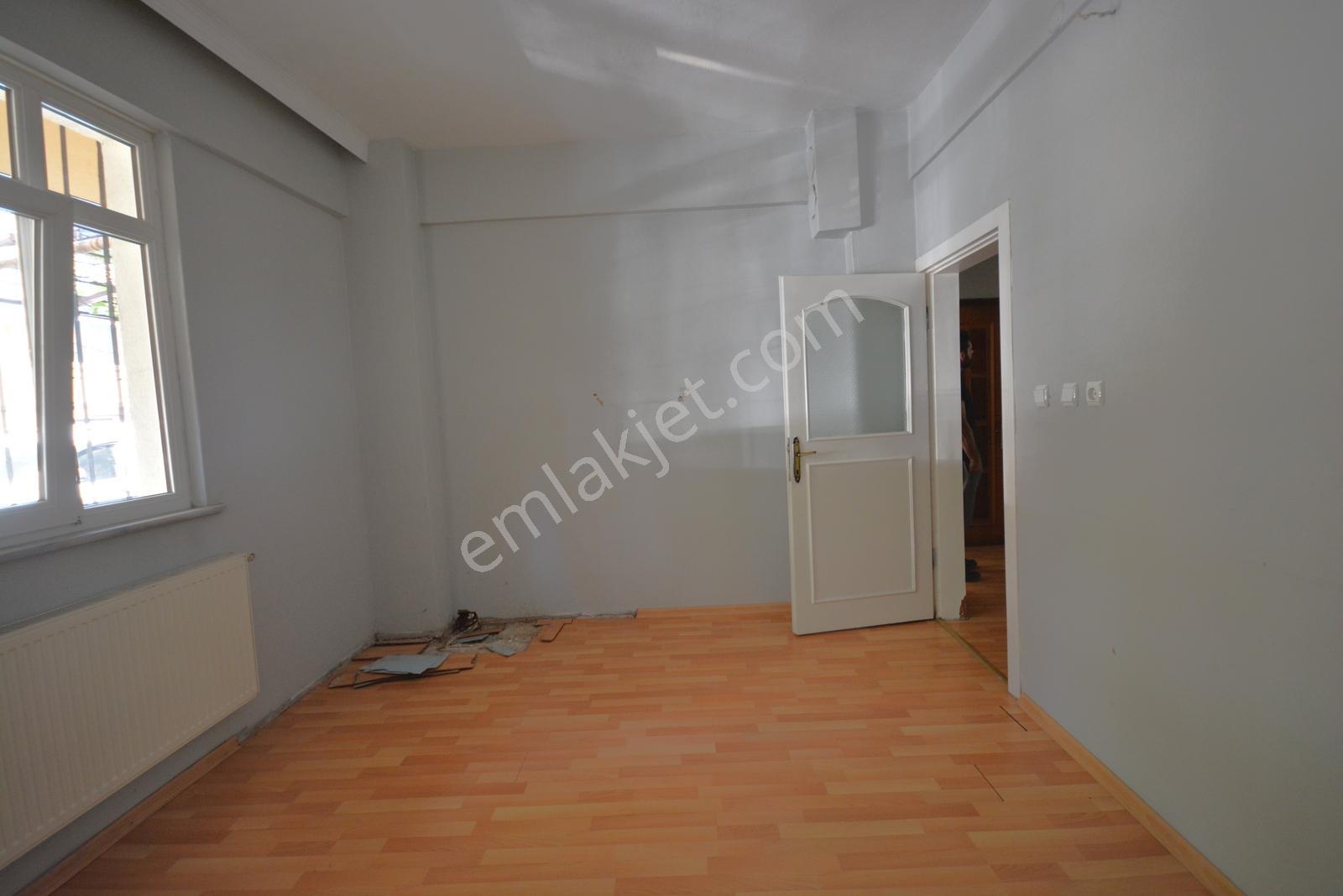 Kiralık 2+1 Metroya Yürüme Mesafesinde 100 M2 Daire - Görsel 2