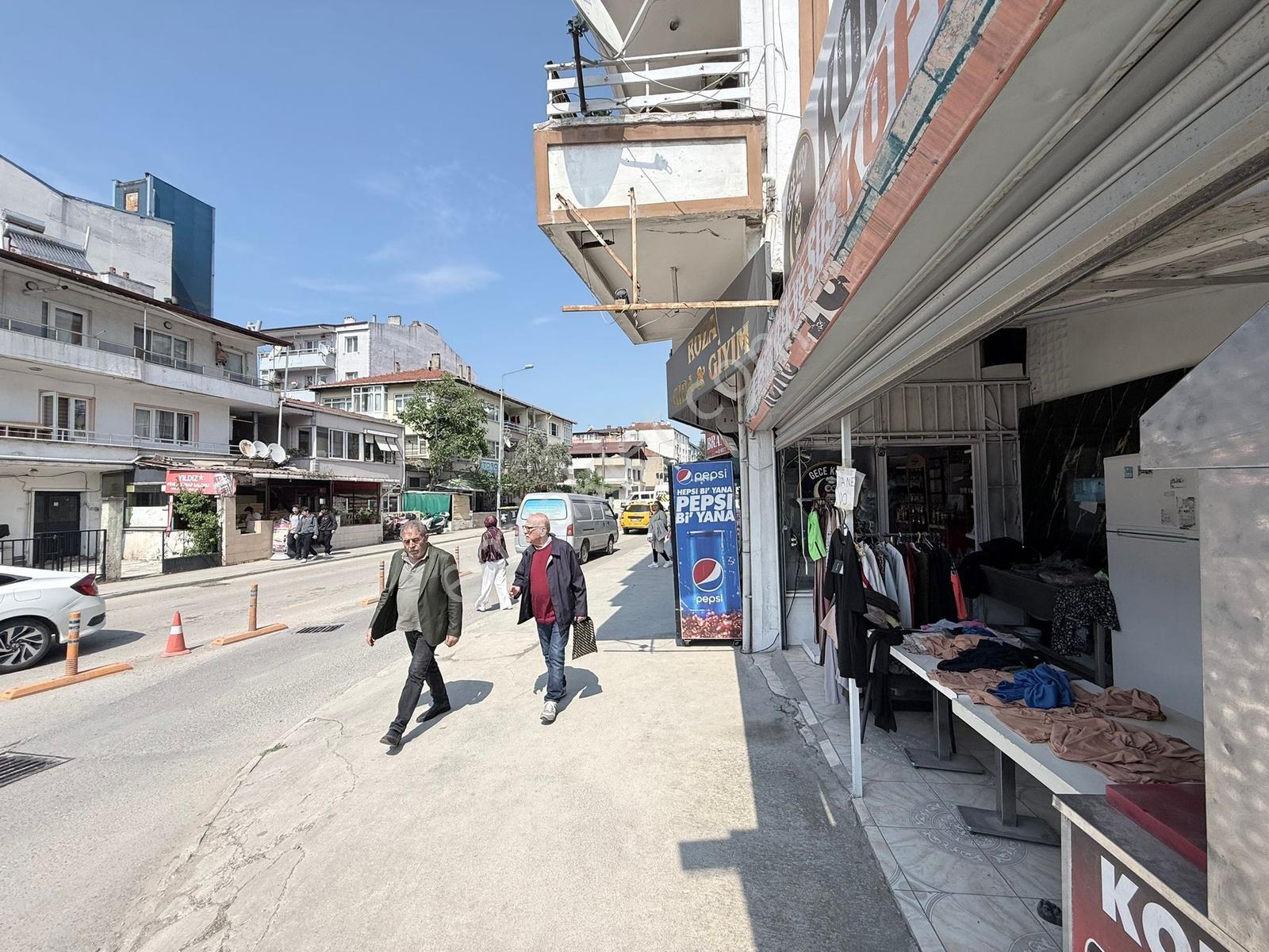Devren Kiralık Merkezi Lokasyon Hem Market Hem Kokoreçci - Görsel 4