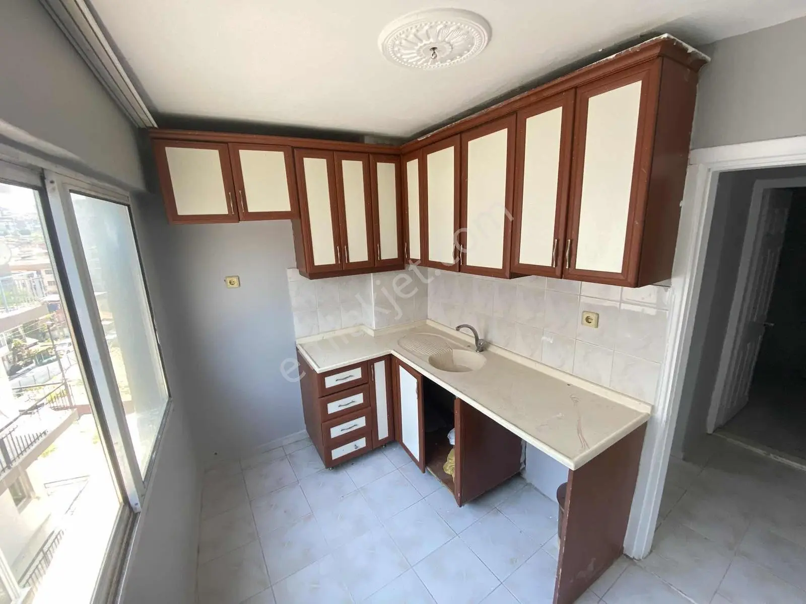 Eys'den Yeşilyurtta Cadde Üzeri 2+1 90m2 İçi Temiz Acil Satılık - Görsel 7