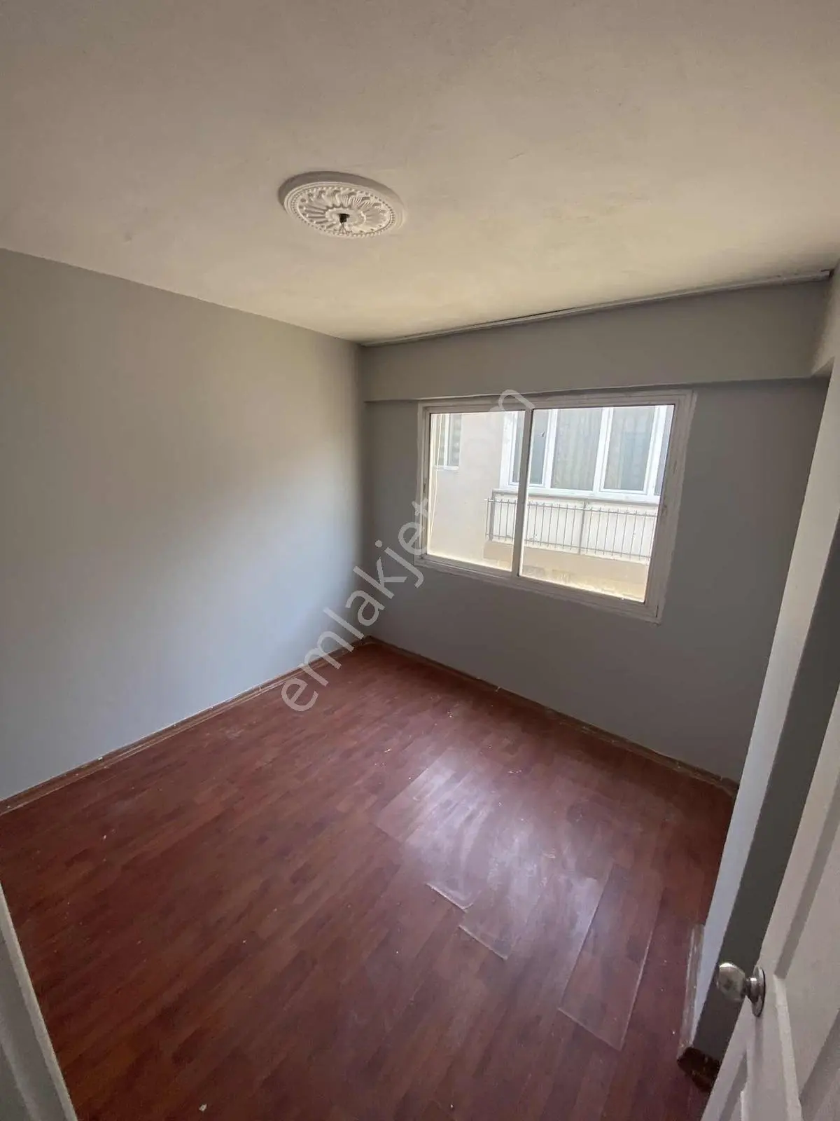 Eys'den Yeşilyurtta Cadde Üzeri 2+1 90m2 İçi Temiz Acil Satılık - Görsel 3