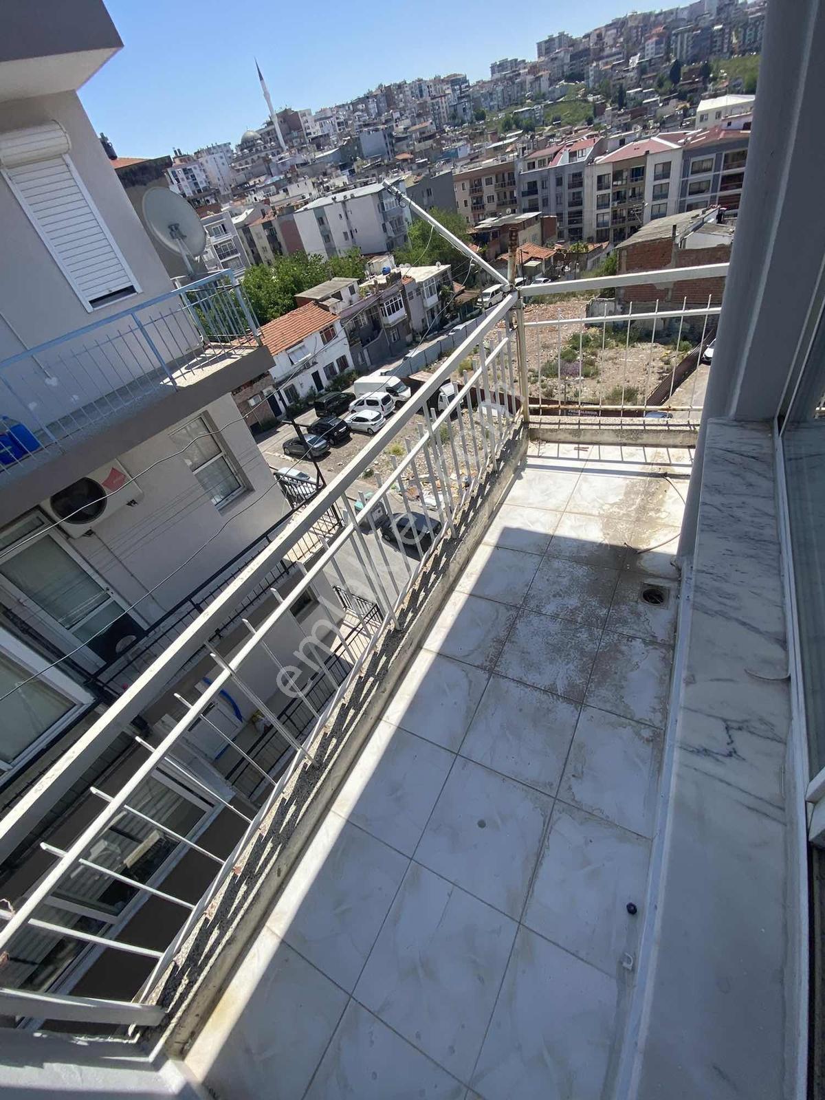 Eys'den Yeşilyurtta Cadde Üzeri 2+1 90m2 İçi Temiz Acil Satılık - Görsel 12