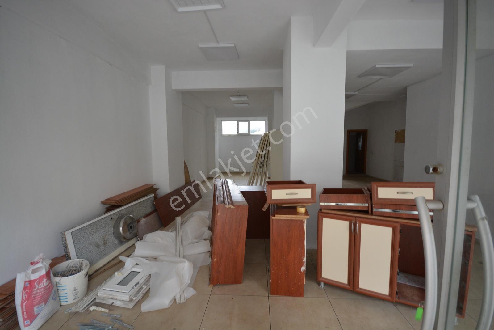 Kiralık Metroya Yürüme Mesafesinde 95 M2 Cadde Üzeri Dükkan - Görsel 8