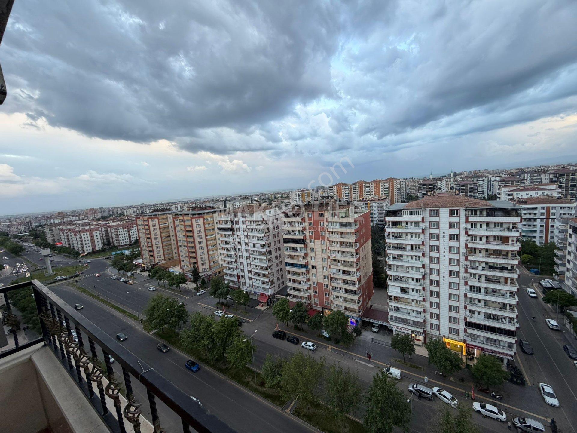 Kayapınar Kent Meydanında 4+1 Satılık Daire - Görsel 17