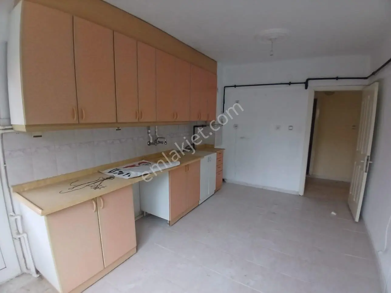 Ender Uysal Gayrimenkulden Kınıklı Mahallesin De 3+1 Kiralık Balkonlu Daire...