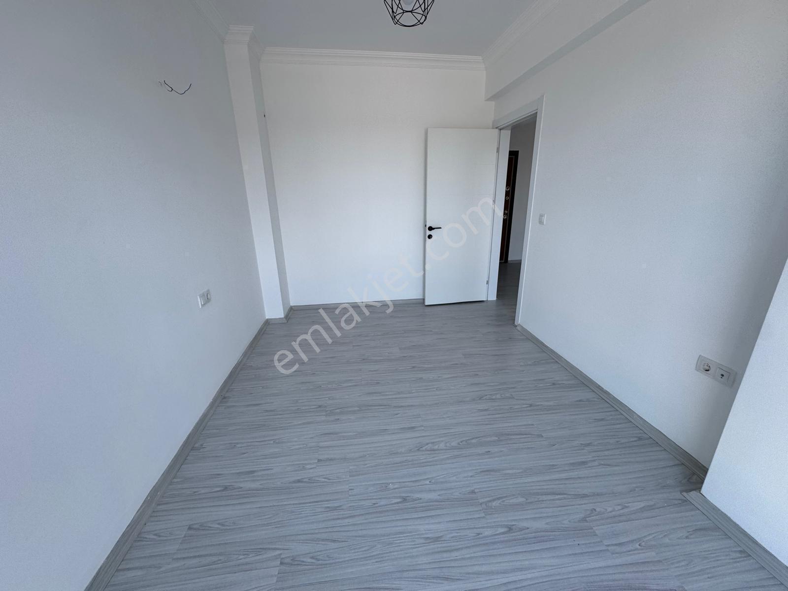 Aydın Kuşadası'nda Eşin Vadi Sitesinde Giriş Katta Satılık 1+1 - Görsel 12