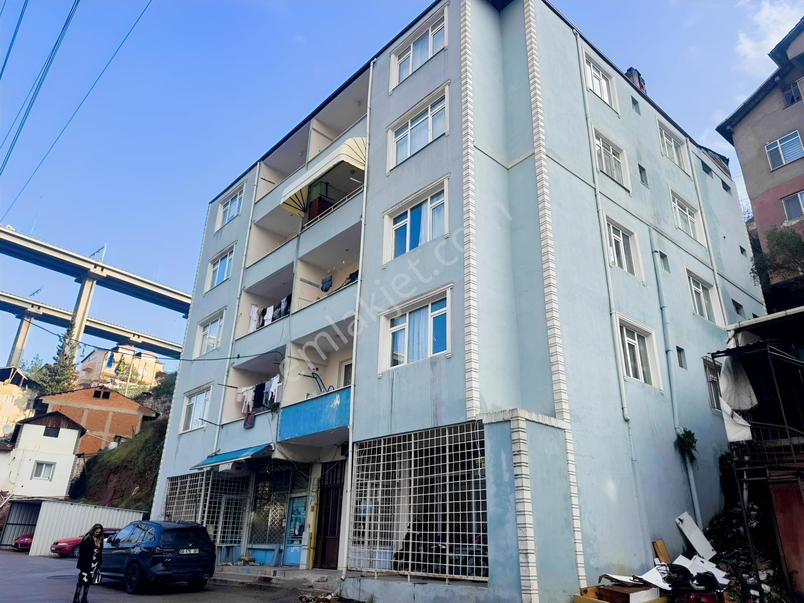 İzmit Yenidoğan Üstün Sokak 3+1 Sobalı Doğalgazlı Daire - Görsel 7