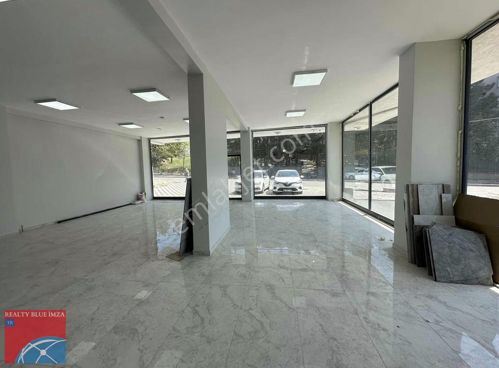 Yenidoğan Caddesi'nde Önü Açık Harika Kiralık Dükkan - Görsel 6