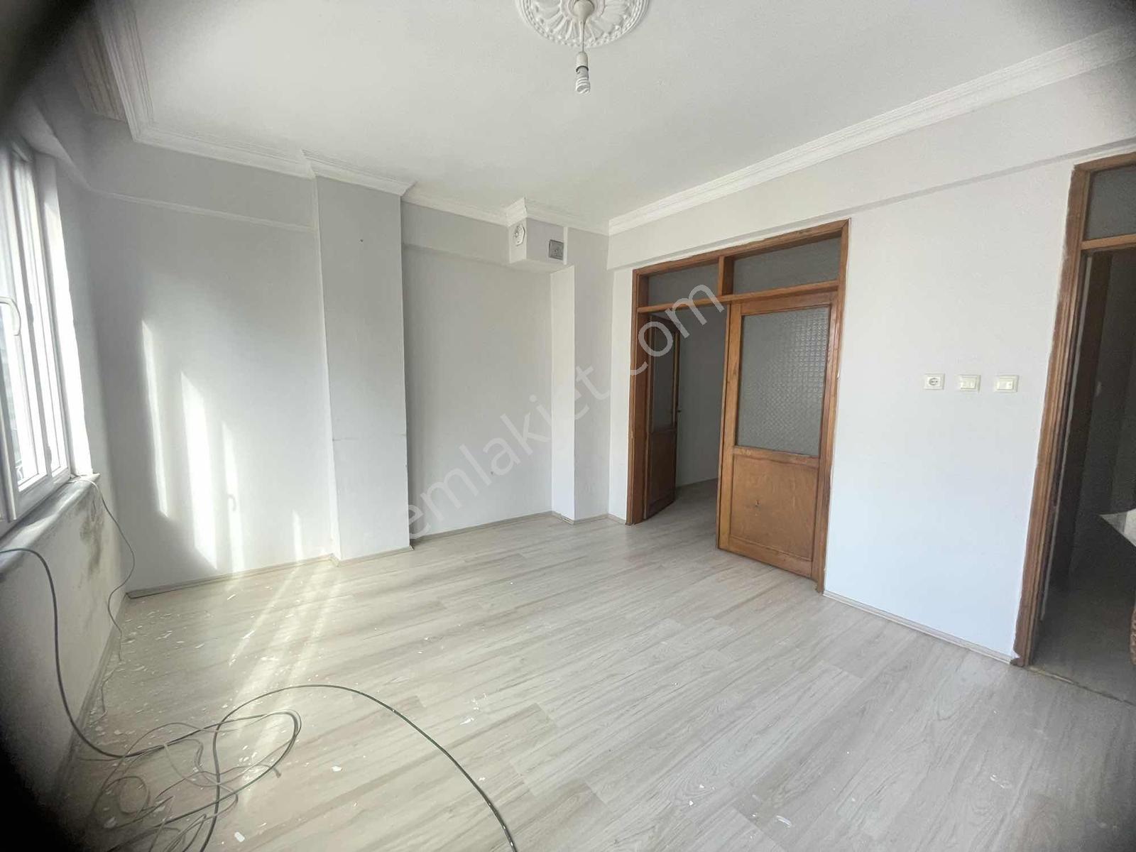 Mabelden İster Sobalı İster Doğalgazlı Çarşıda Fırsat Kiralık - Görsel 8
