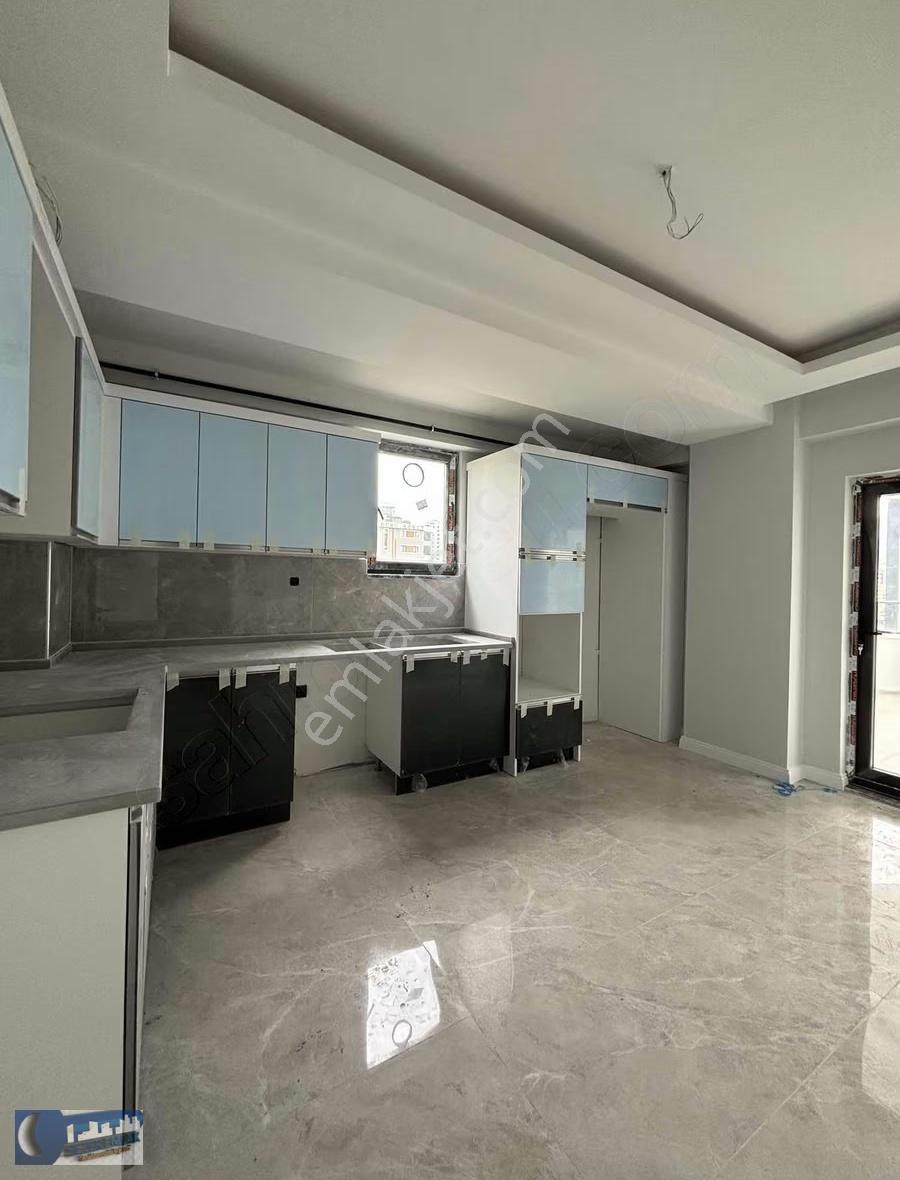 Sezer Emlakta Okul Karşısı 3+1 Daire