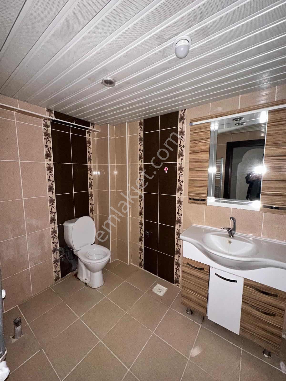 Ulukan'dn Osmanlı'da Cadde Üzeri Site İçerisinde Bakımlı 3+1 !!! - Görsel 28