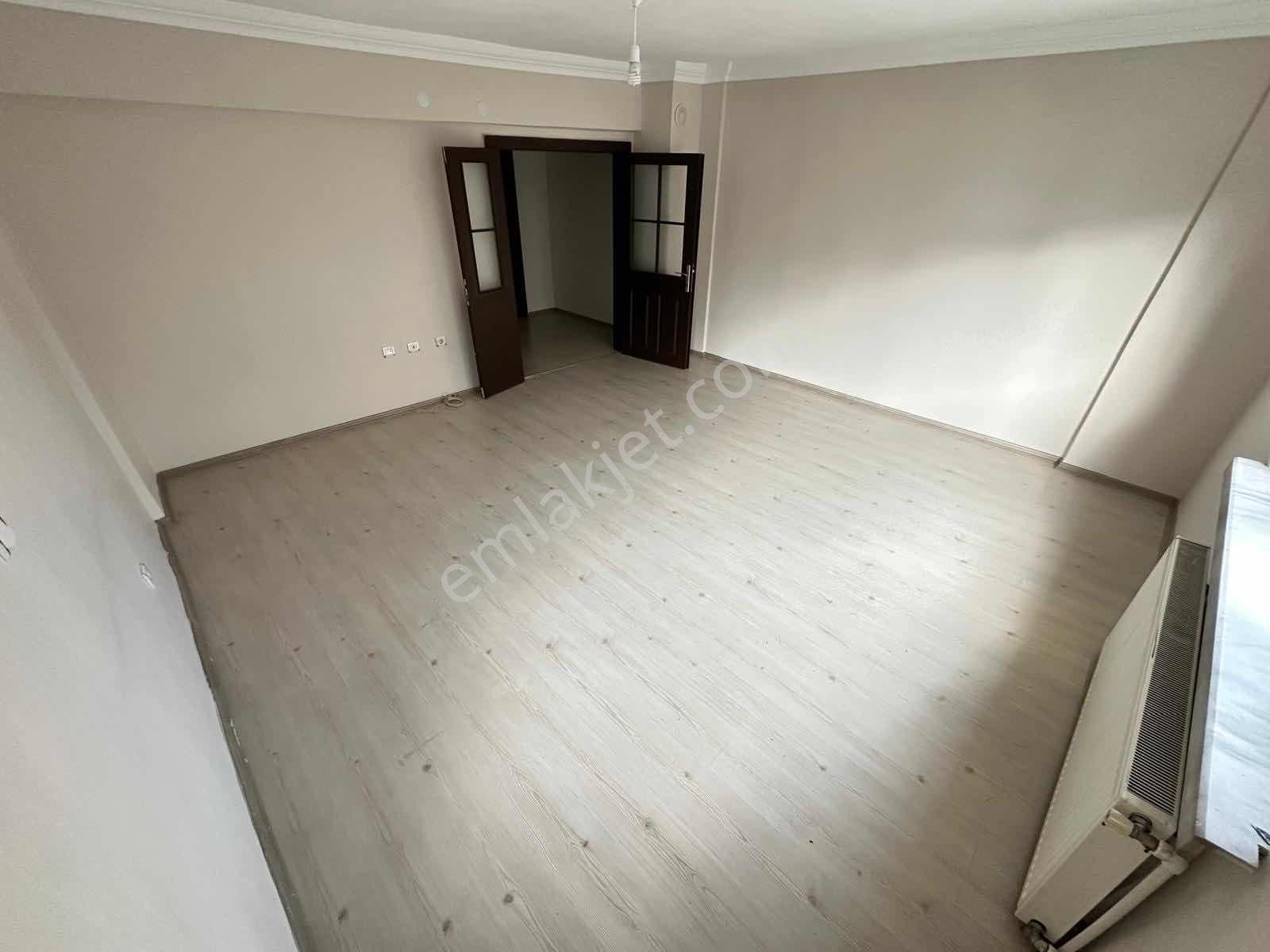 Ulukan'dn Osmanlı'da Cadde Üzeri Site İçerisinde Bakımlı 3+1 !!! - Görsel 11