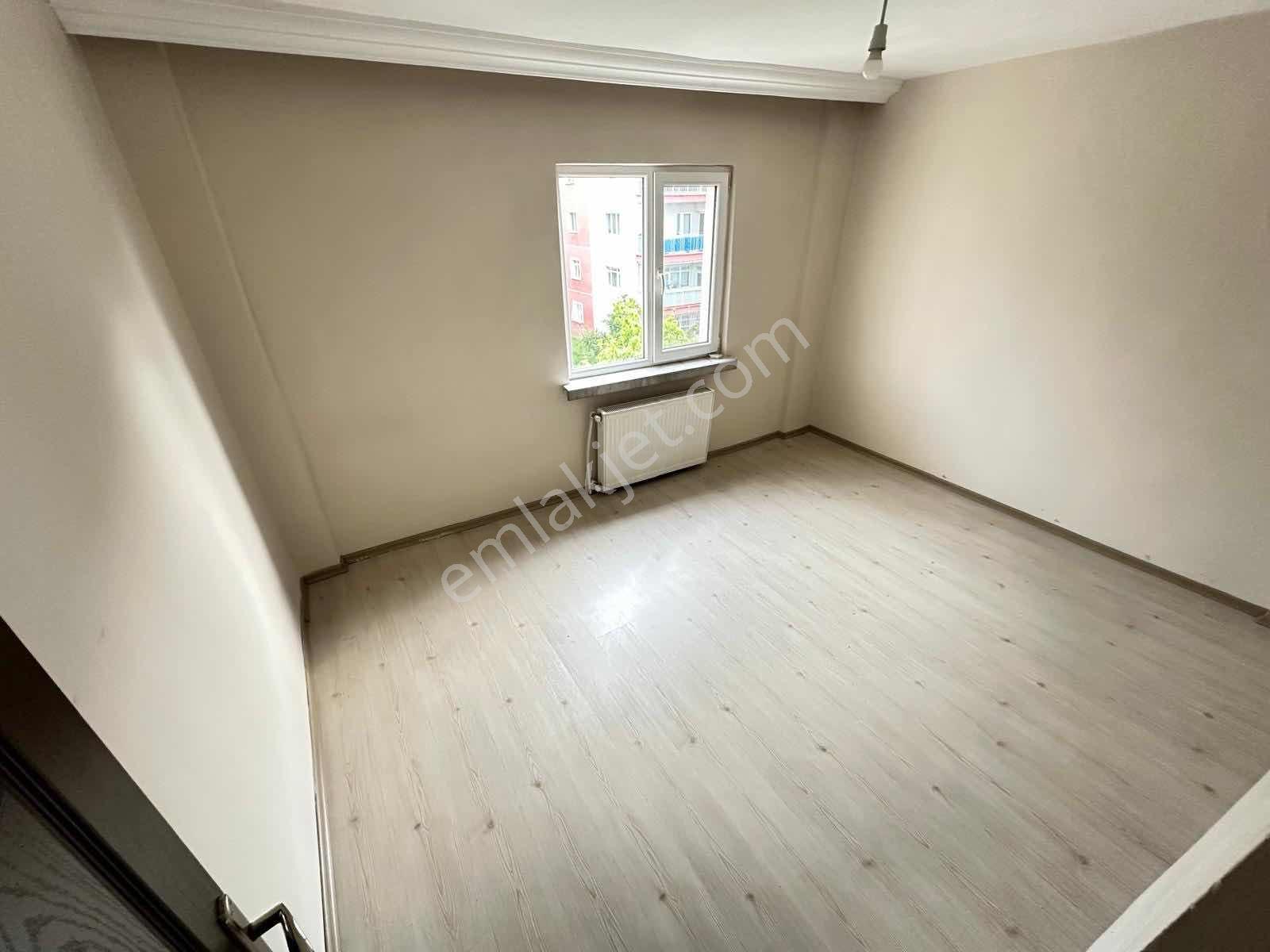 Ulukan'dn Osmanlı'da Cadde Üzeri Site İçerisinde Bakımlı 3+1 !!! - Görsel 9