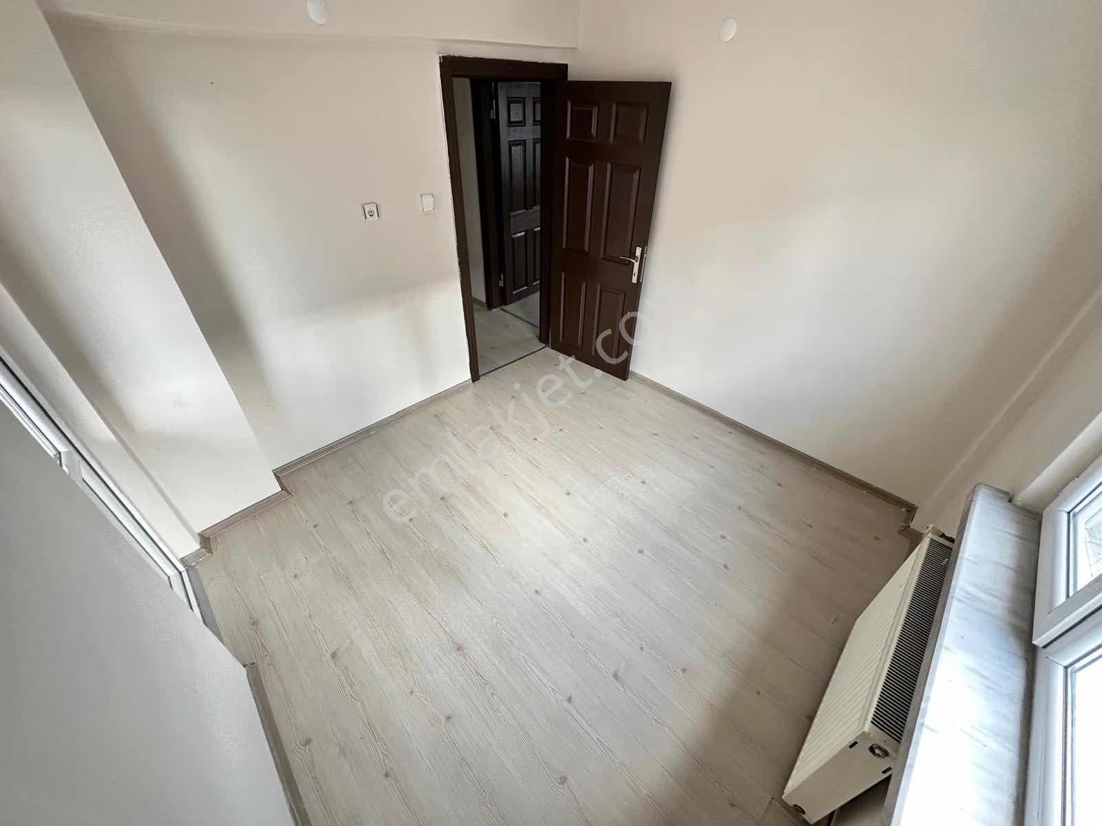 Ulukan'dn Osmanlı'da Cadde Üzeri Site İçerisinde Bakımlı 3+1 !!! - Görsel 25