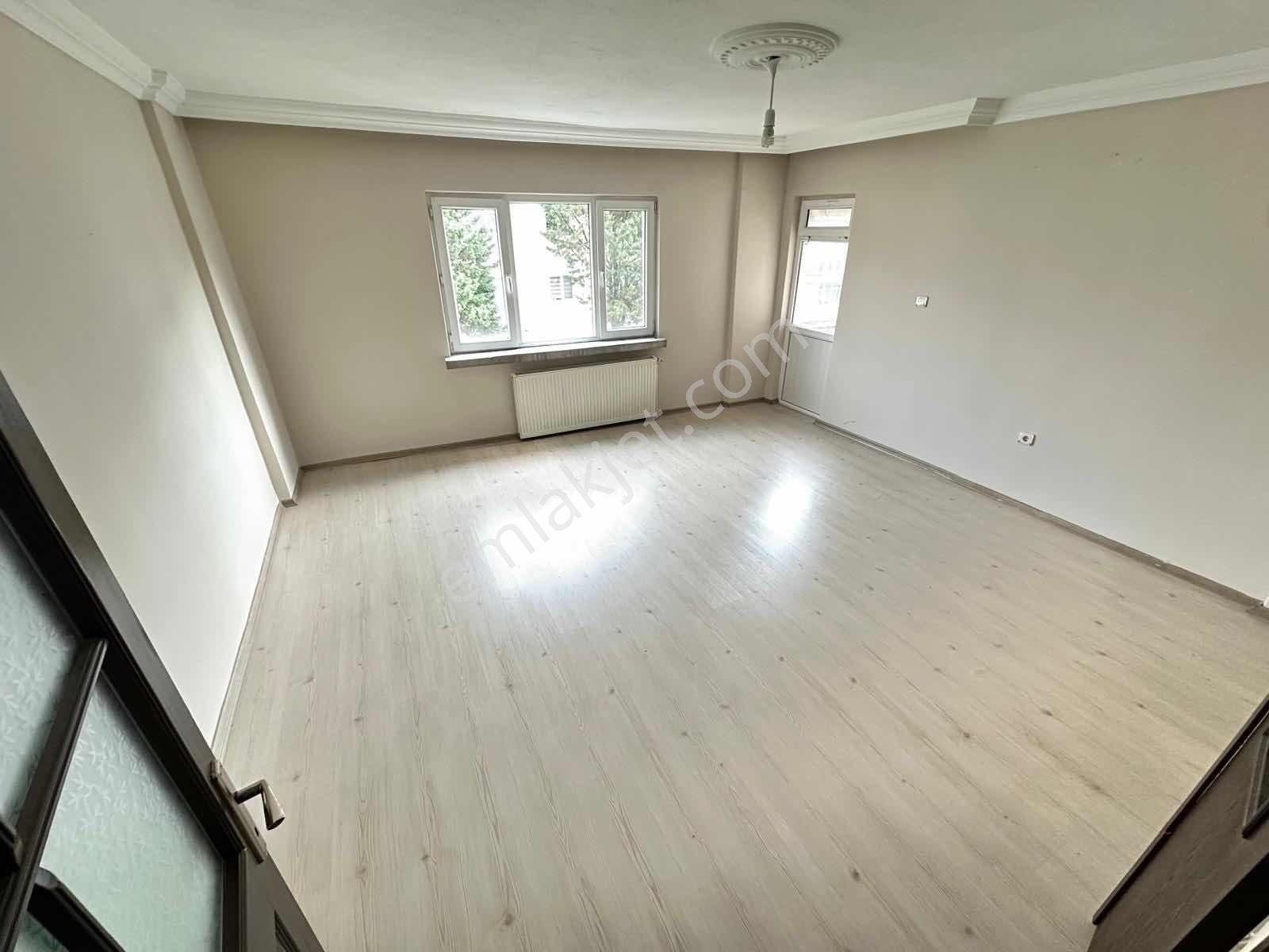 Ulukan'dn Osmanlı'da Cadde Üzeri Site İçerisinde Bakımlı 3+1 !!! - Görsel 6