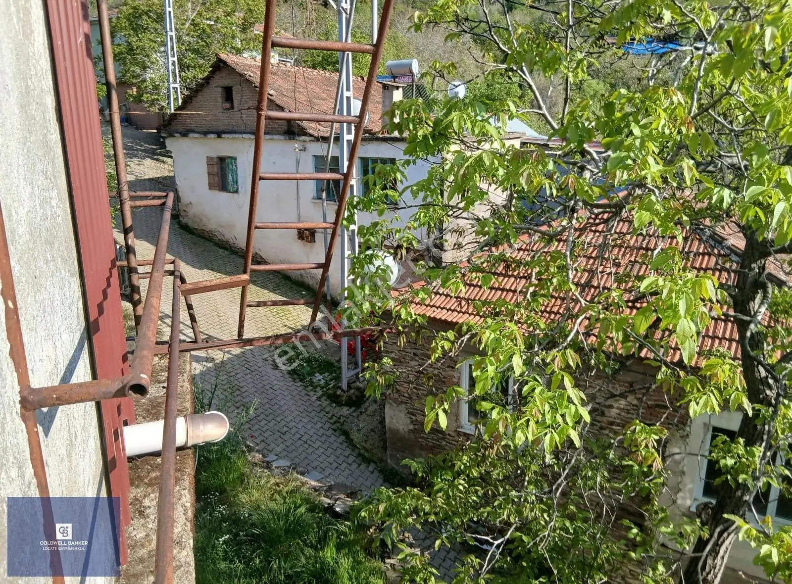 Köy Merkezinde 310 M² Taş Ev Elektrik Ve Su Abonelikleri Hazır - Görsel 4