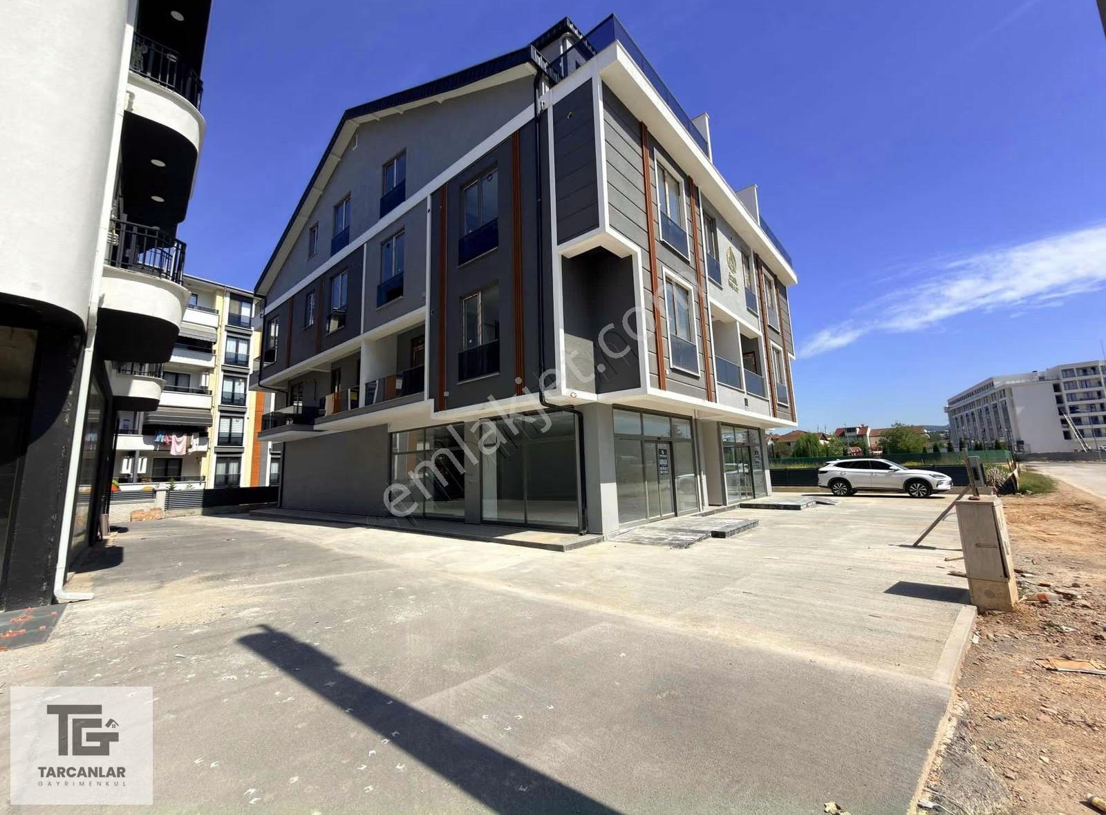 Tarcanlardan ,yeşilova Merkezde Rezidans Bölgesinde 130m2 Dükkan - Görsel 9