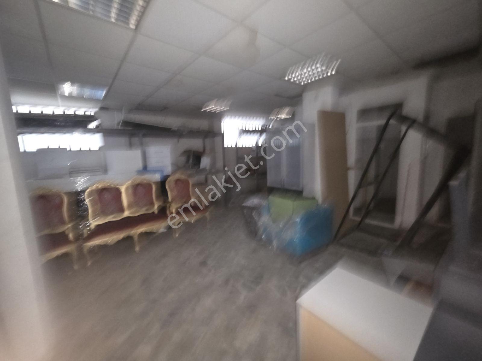 Atatürk Mahhallesi Giriş Dükkan 180m2 Kiralık - Görsel 3
