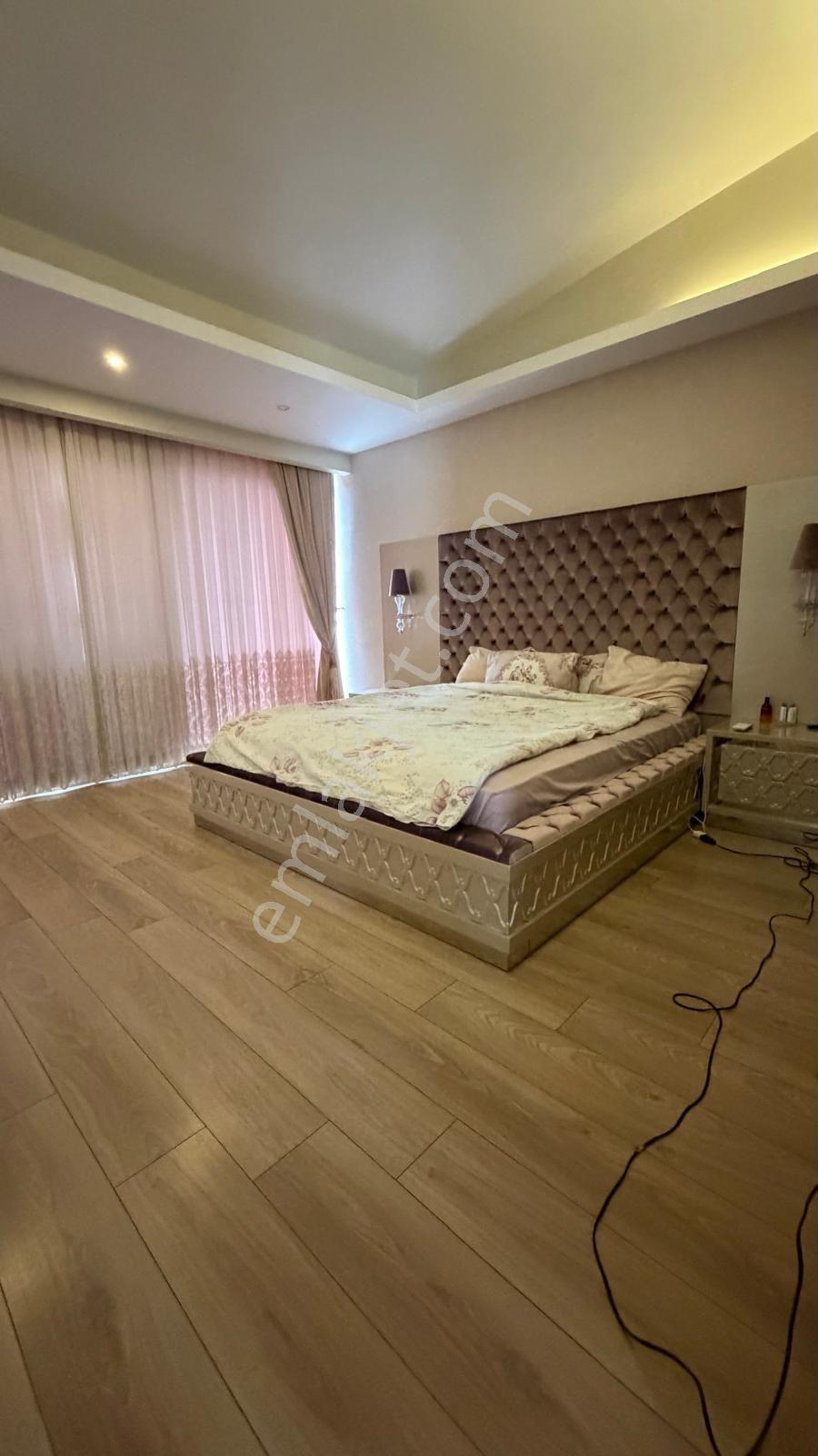 Kepez Duacı'da Site İçerisindeözel Havuzlu & Özel Bahçeliultra Lüks 4+1 Villa - Görsel 16