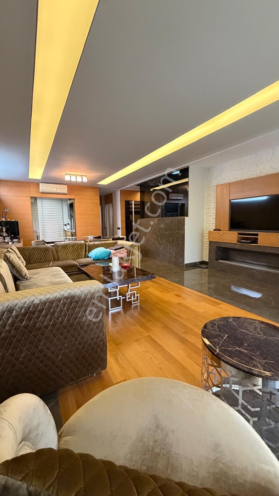 Kepez Duacı'da Site İçerisindeözel Havuzlu & Özel Bahçeliultra Lüks 4+1 Villa - Görsel 7