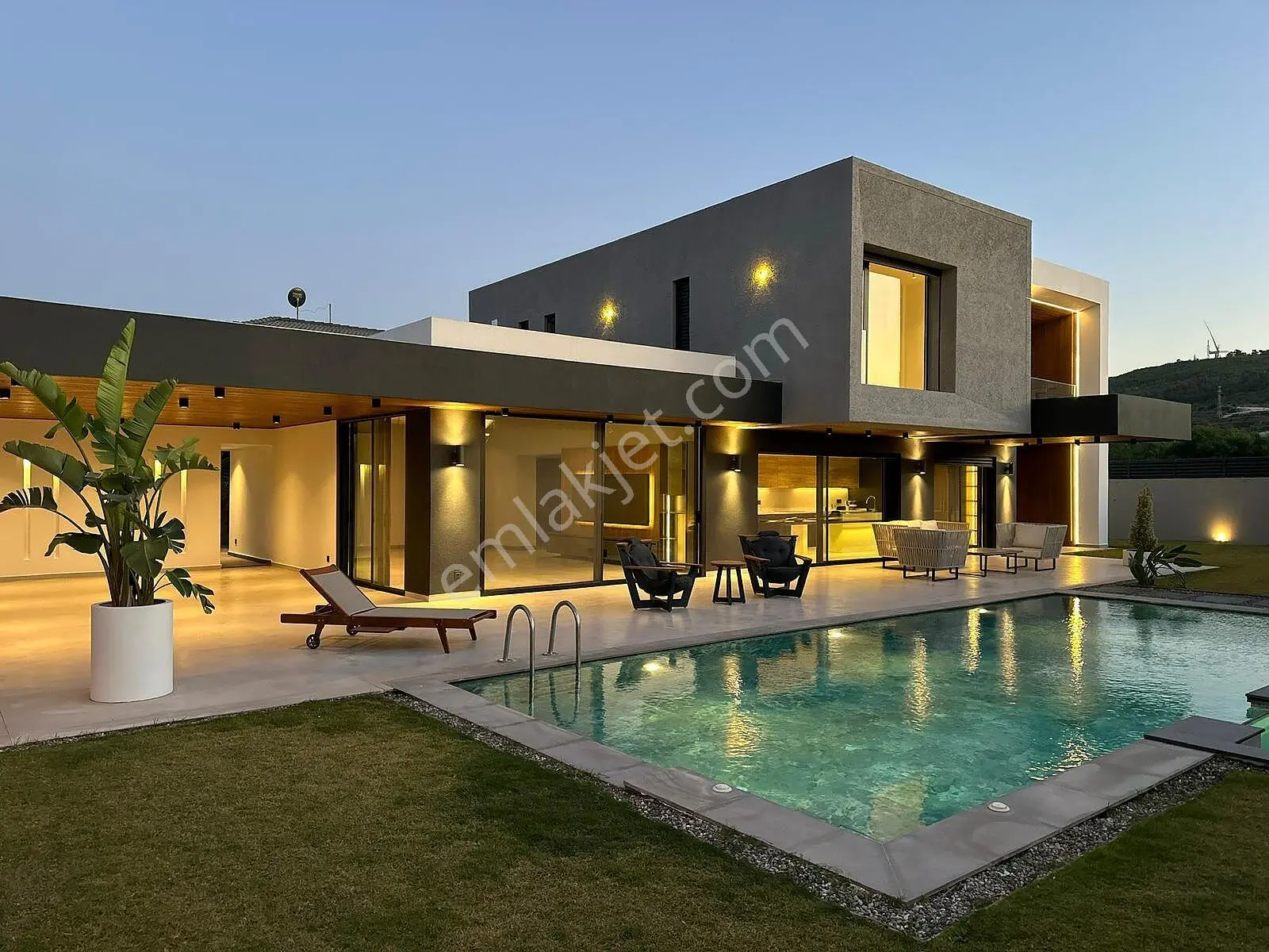 İzmir Çeşme'de Ilıca Plajı'na Yakın Havuzlu Yeni Villa - Görsel 2