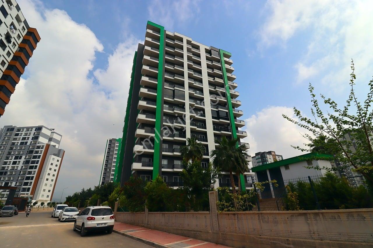 Mersin Mezitli’de Sahile Yakın Havuz Manzaralı Daire - Görsel 11
