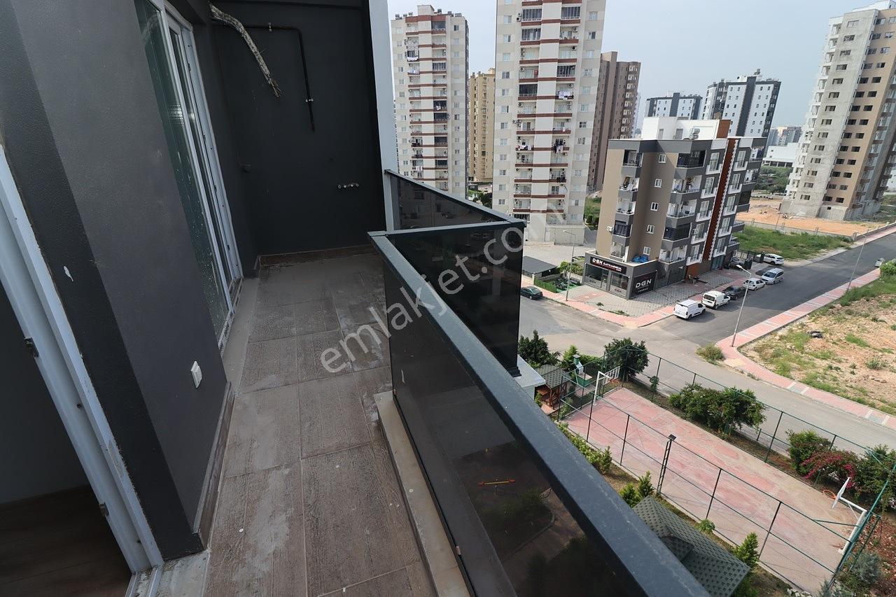 Mersin Mezitli’de Sahile Yakın Havuz Manzaralı Daire - Görsel 25