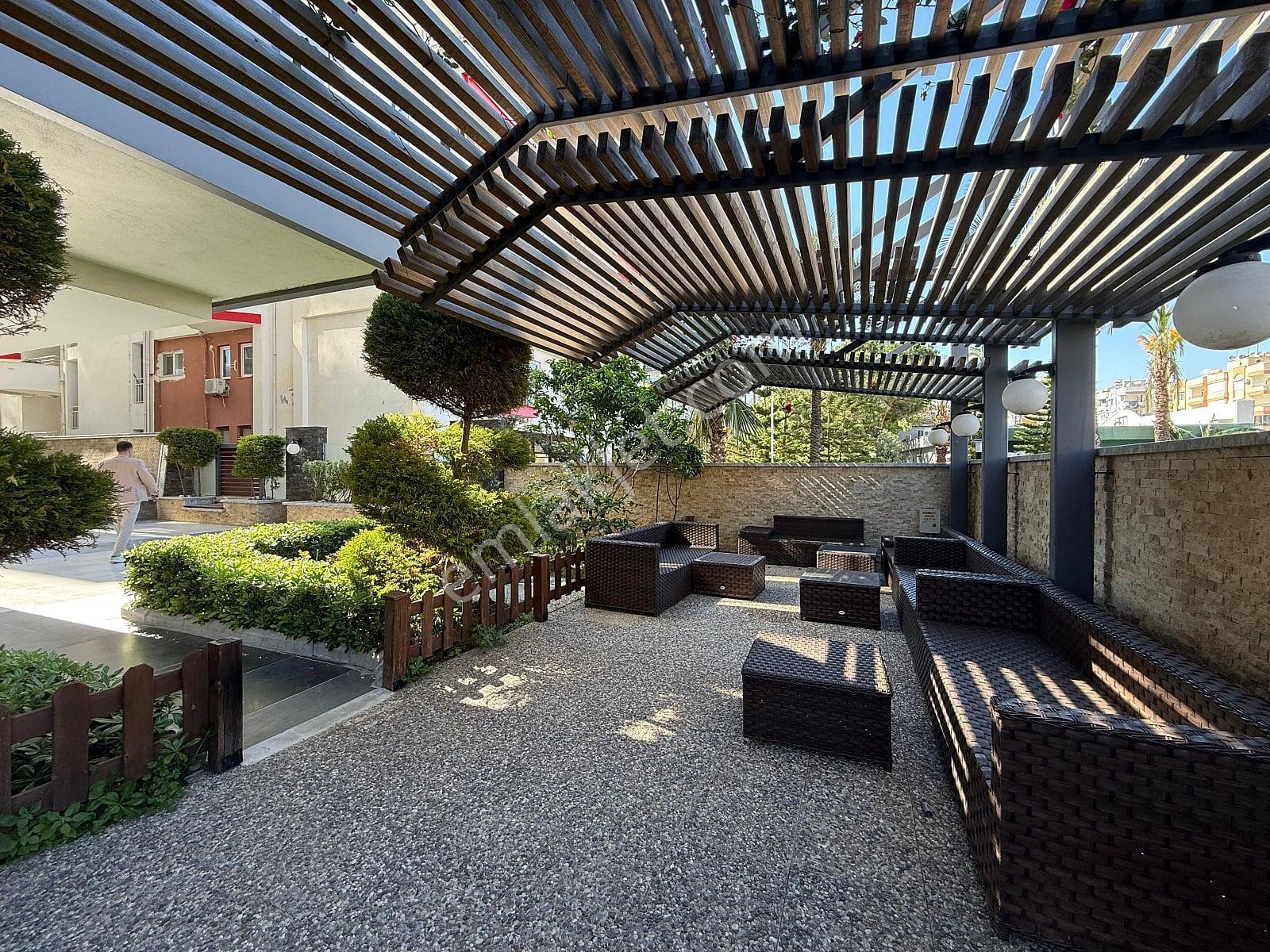 Alanya Mahmutlar'da Denize Sıfır Sitede 2+1 Eşyalı Daire - Görsel 14