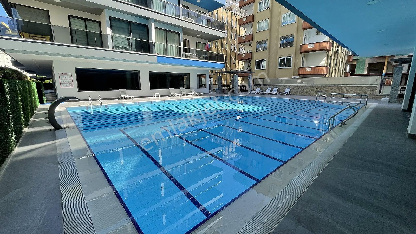 Alanya Mahmutlar'da Denize Sıfır Sitede 2+1 Eşyalı Daire - Görsel 4