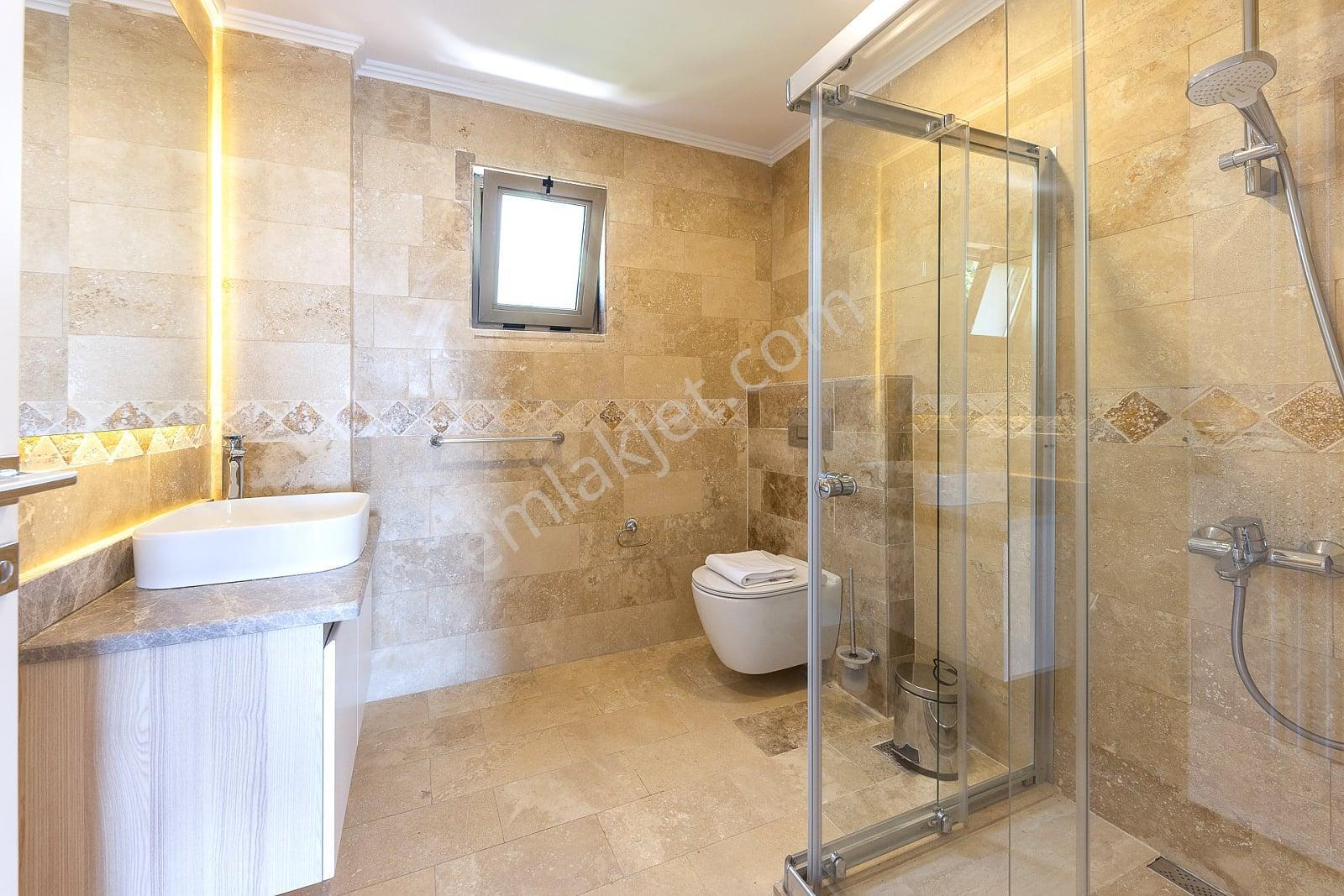 Kaş Kalkan’da Kapanmaz Deniz Manzaralı 2 Havuzlu Villa - Görsel 34