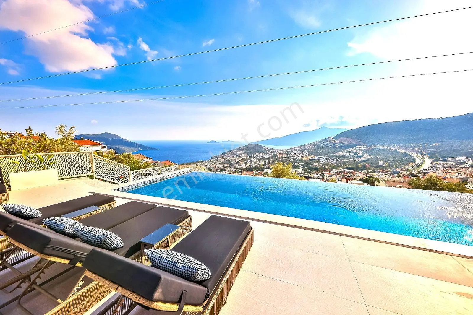 Kaş Kalkan’da Kapanmaz Deniz Manzaralı 2 Havuzlu Villa - Görsel 5