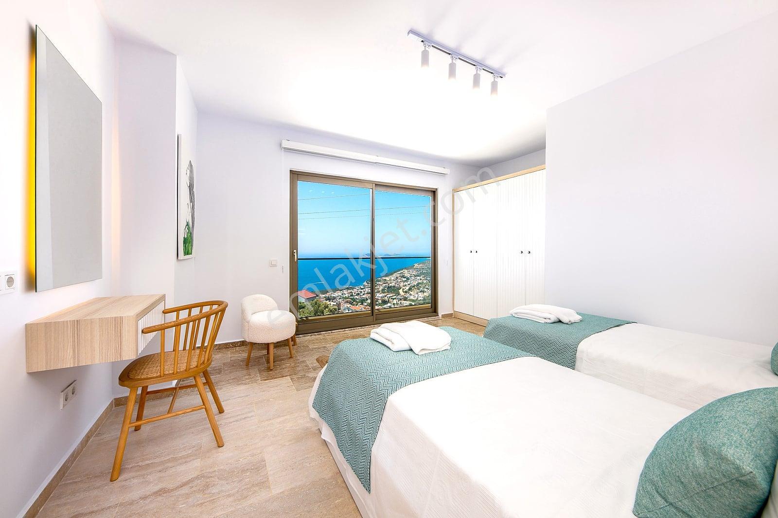 Kaş Kalkan’da Kapanmaz Deniz Manzaralı 2 Havuzlu Villa - Görsel 29