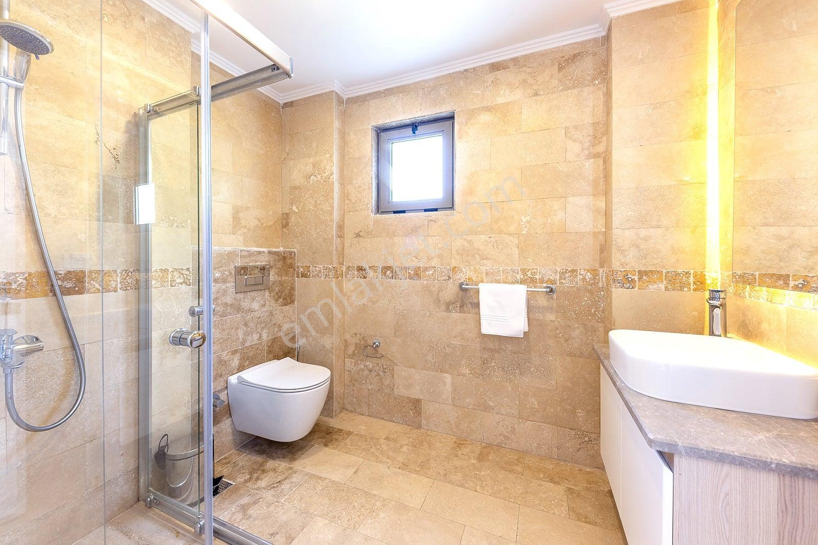 Kaş Kalkan’da Kapanmaz Deniz Manzaralı 2 Havuzlu Villa - Görsel 35