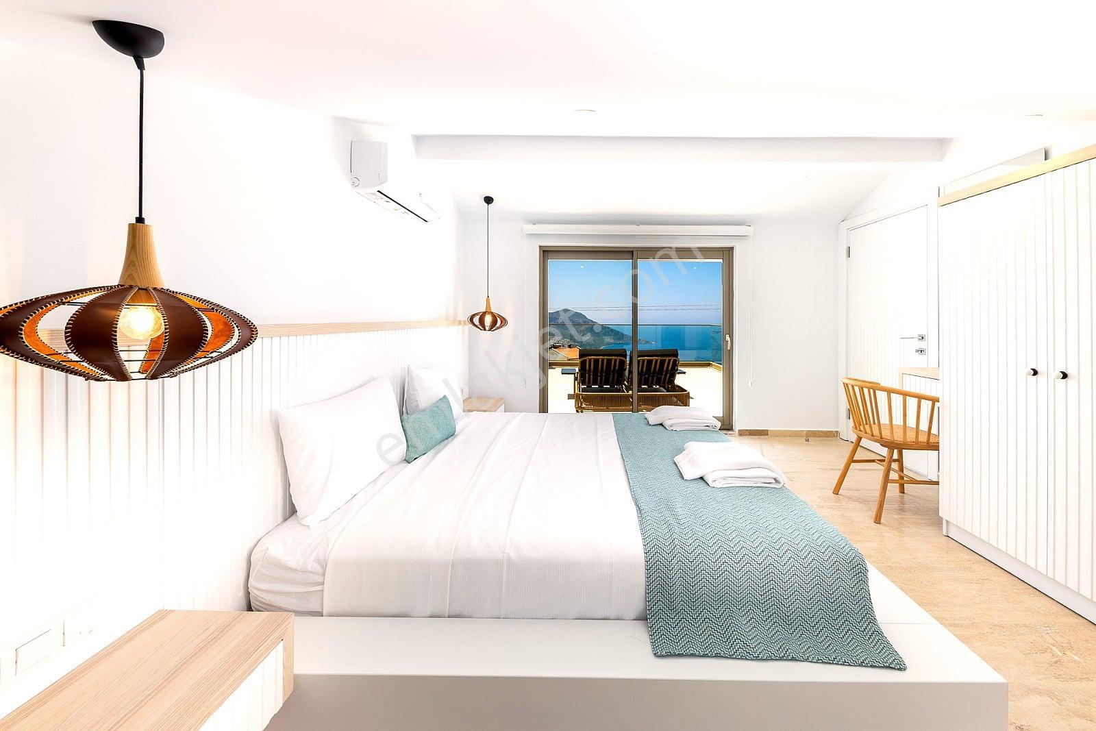 Kaş Kalkan’da Kapanmaz Deniz Manzaralı 2 Havuzlu Villa - Görsel 28