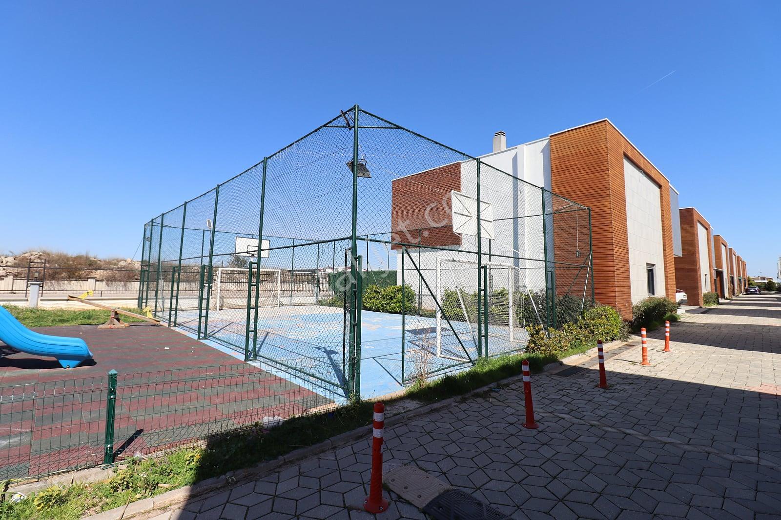 Antalya Döşemealtı’nda Havuzlu Sitede Şömineli Müstakil Villa - Görsel 9