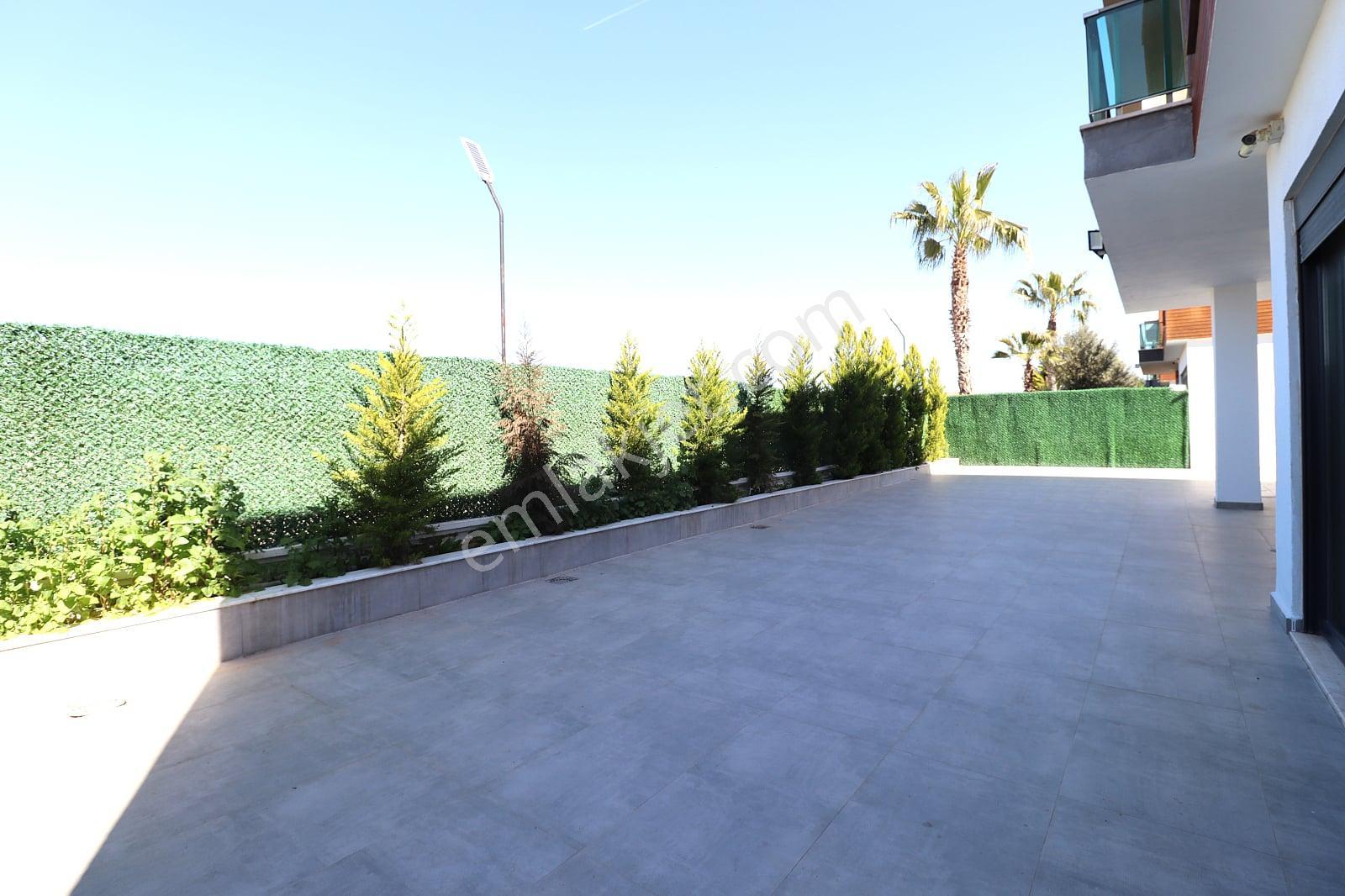 Antalya Döşemealtı’nda Havuzlu Sitede Şömineli Müstakil Villa - Görsel 10