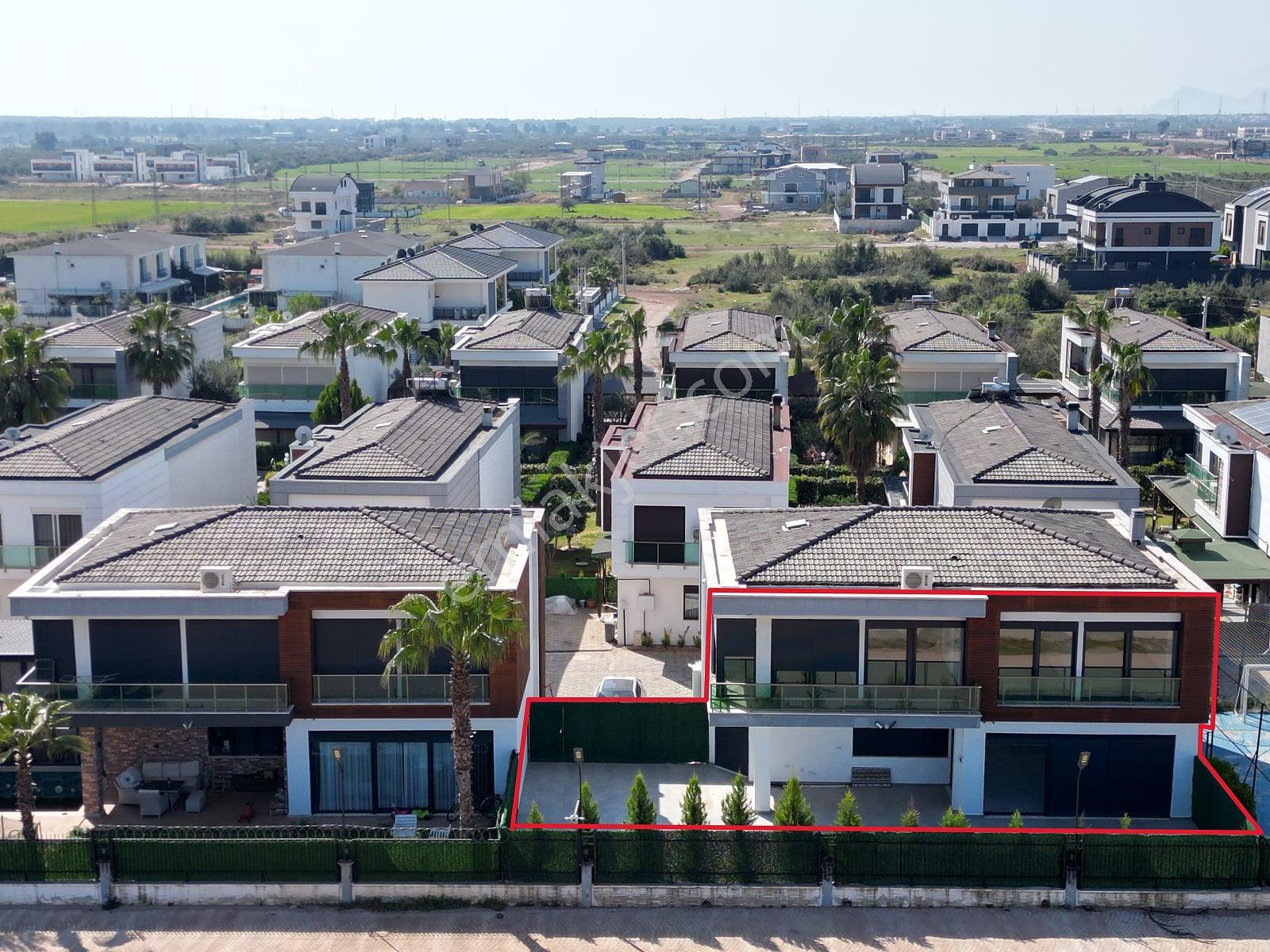 Antalya Döşemealtı’nda Havuzlu Sitede Şömineli Müstakil Villa - Görsel 6