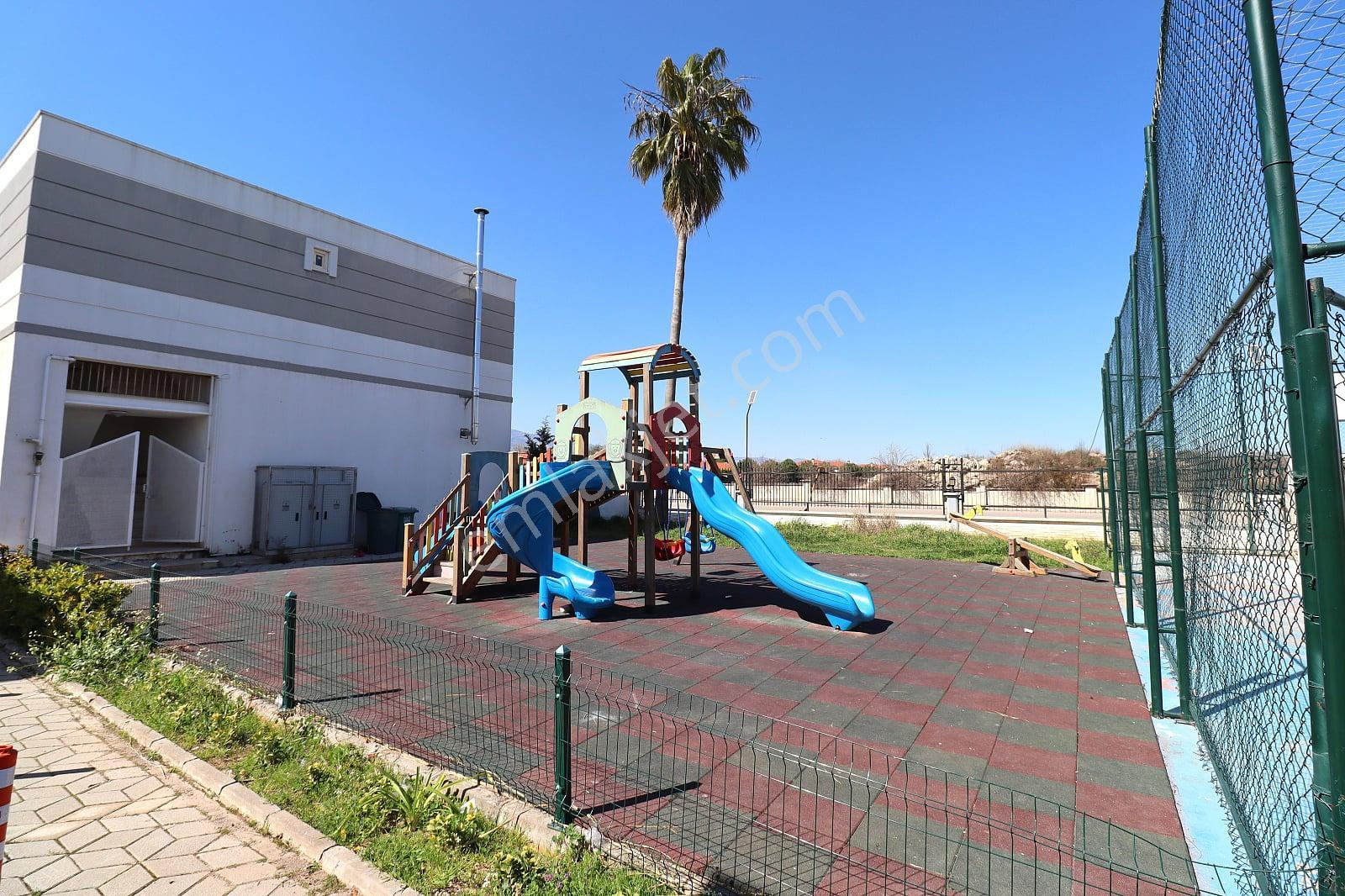 Antalya Döşemealtı’nda Havuzlu Sitede Şömineli Müstakil Villa - Görsel 8
