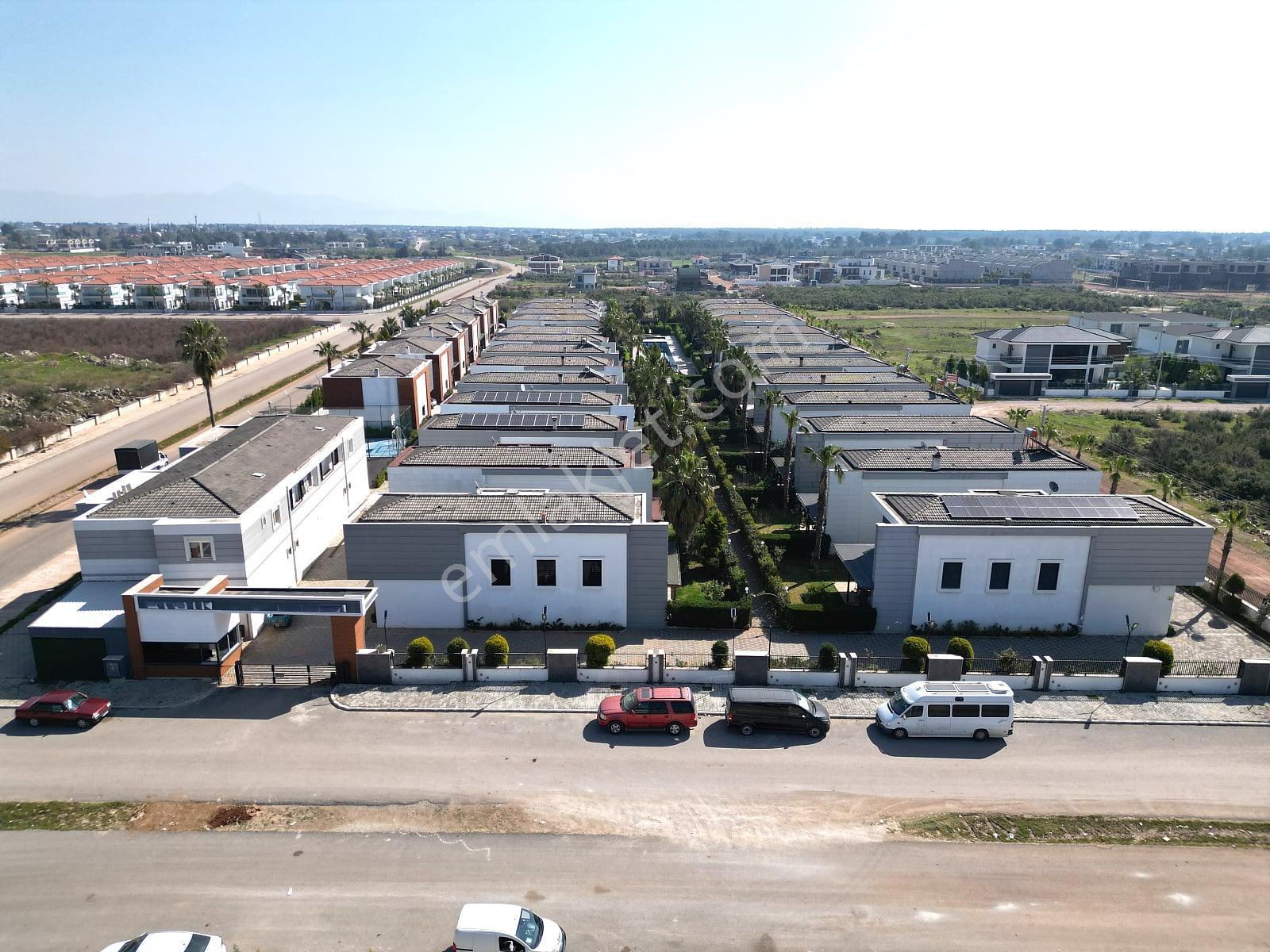 Antalya Döşemealtı’nda Havuzlu Sitede Şömineli Müstakil Villa - Görsel 5