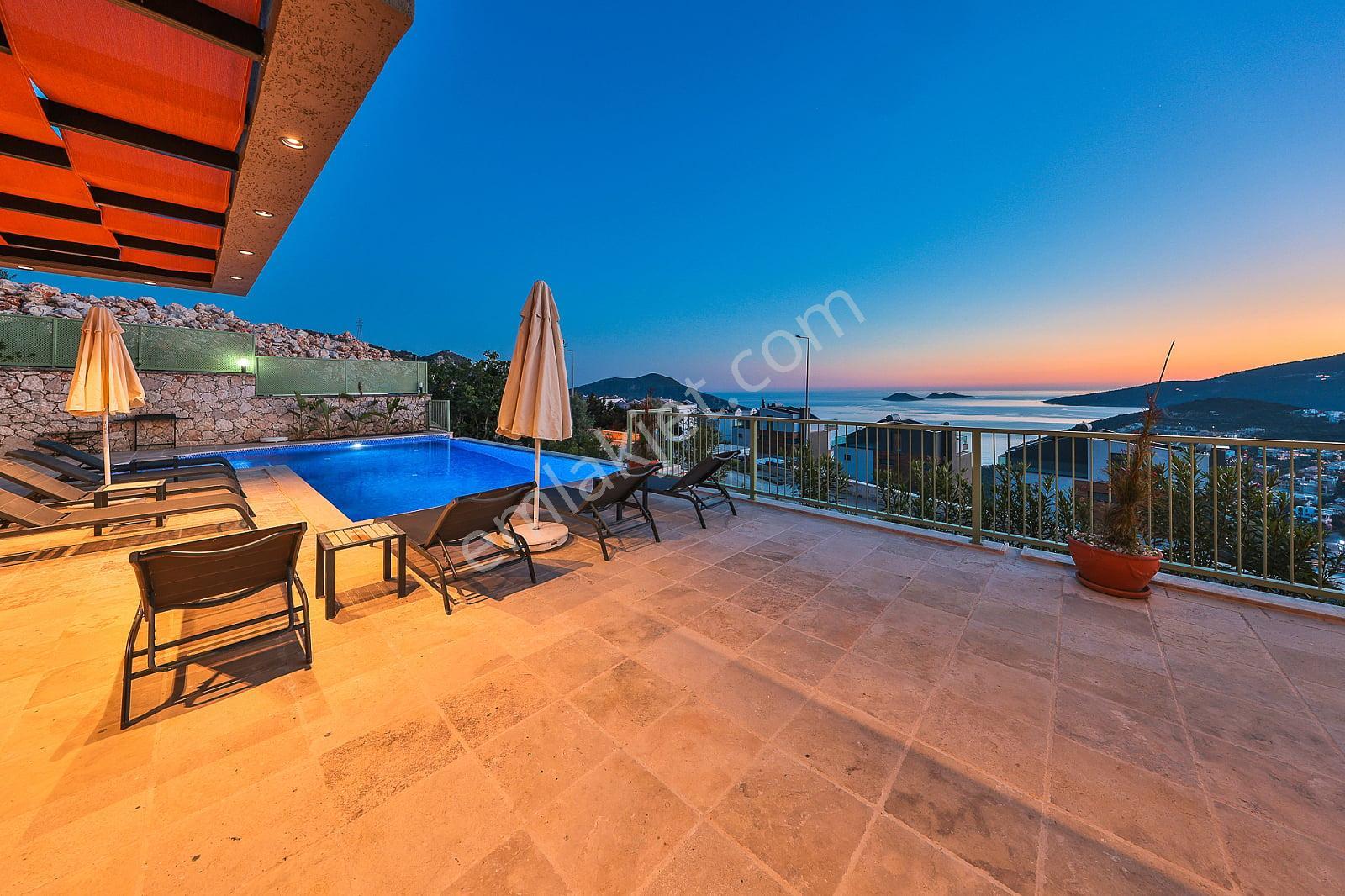 Kaş Kalkan'da Sonsuzluk Havuzlu 4+1 Lüks Villa - Görsel 11