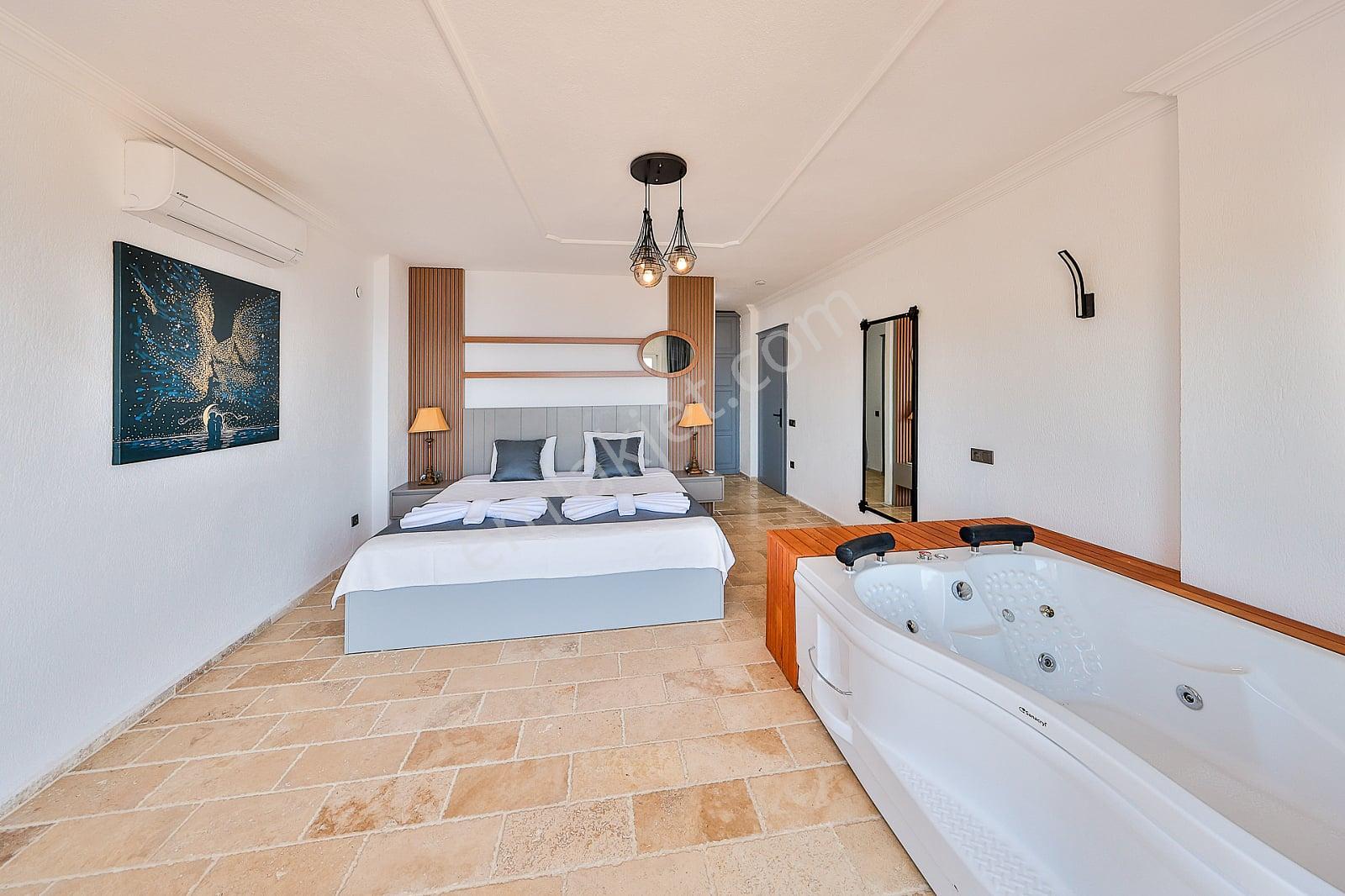 Kaş Kalkan'da Sonsuzluk Havuzlu 4+1 Lüks Villa - Görsel 28