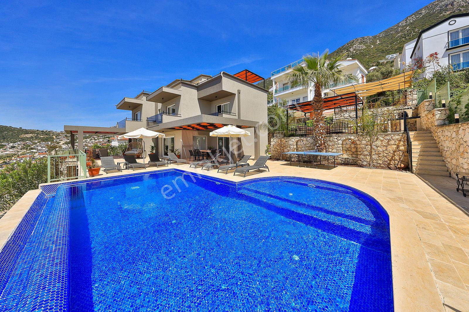 Kaş Kalkan'da Sonsuzluk Havuzlu 4+1 Lüks Villa - Görsel 9