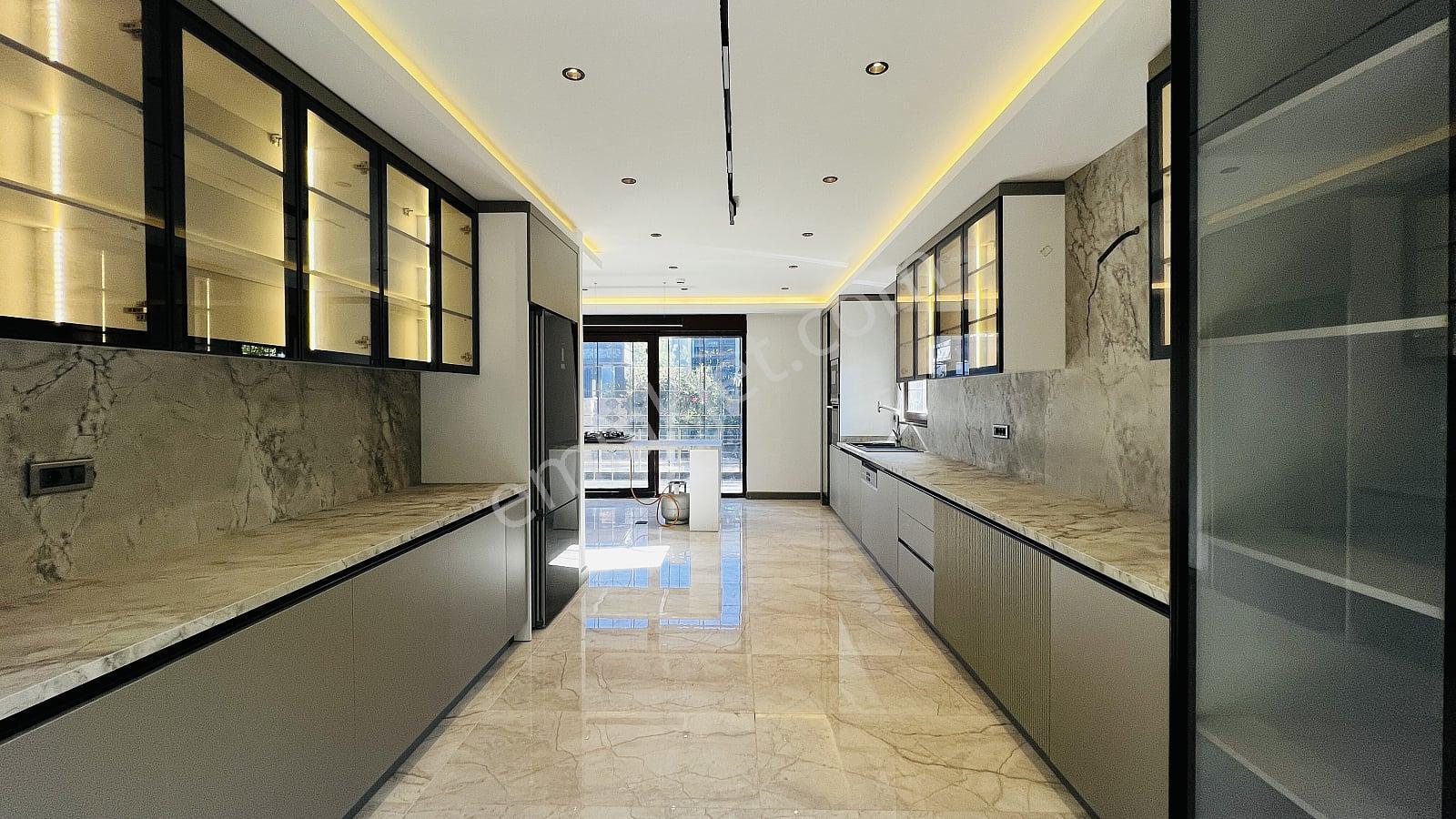 Antalya Kemer Merkezde Lüks Satılık Müstakil Villa - Görsel 11