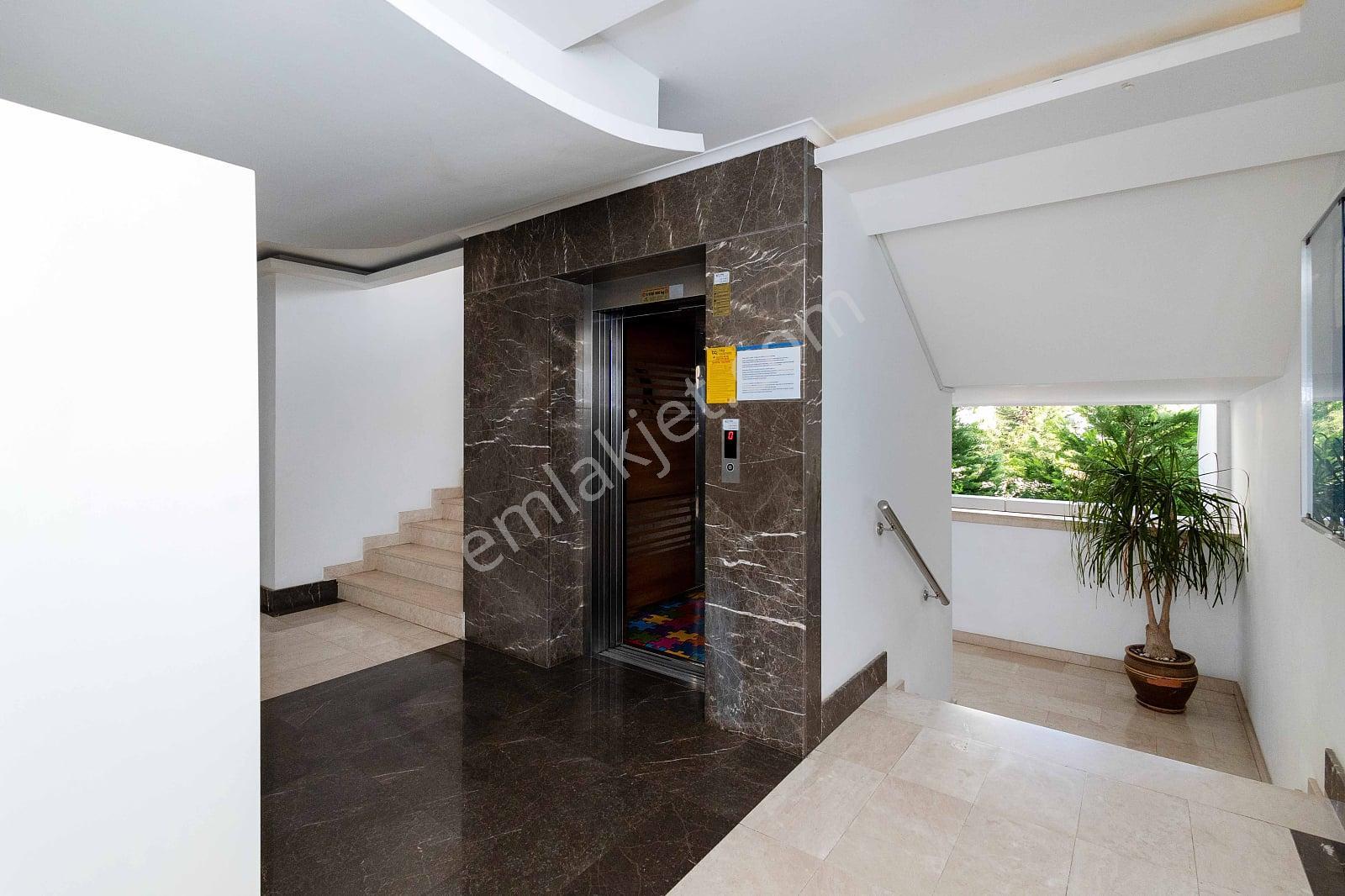 Antalya Alanya'da Sahile Sıfır Eşyalı Satılık Dubleks Daire - Görsel 13