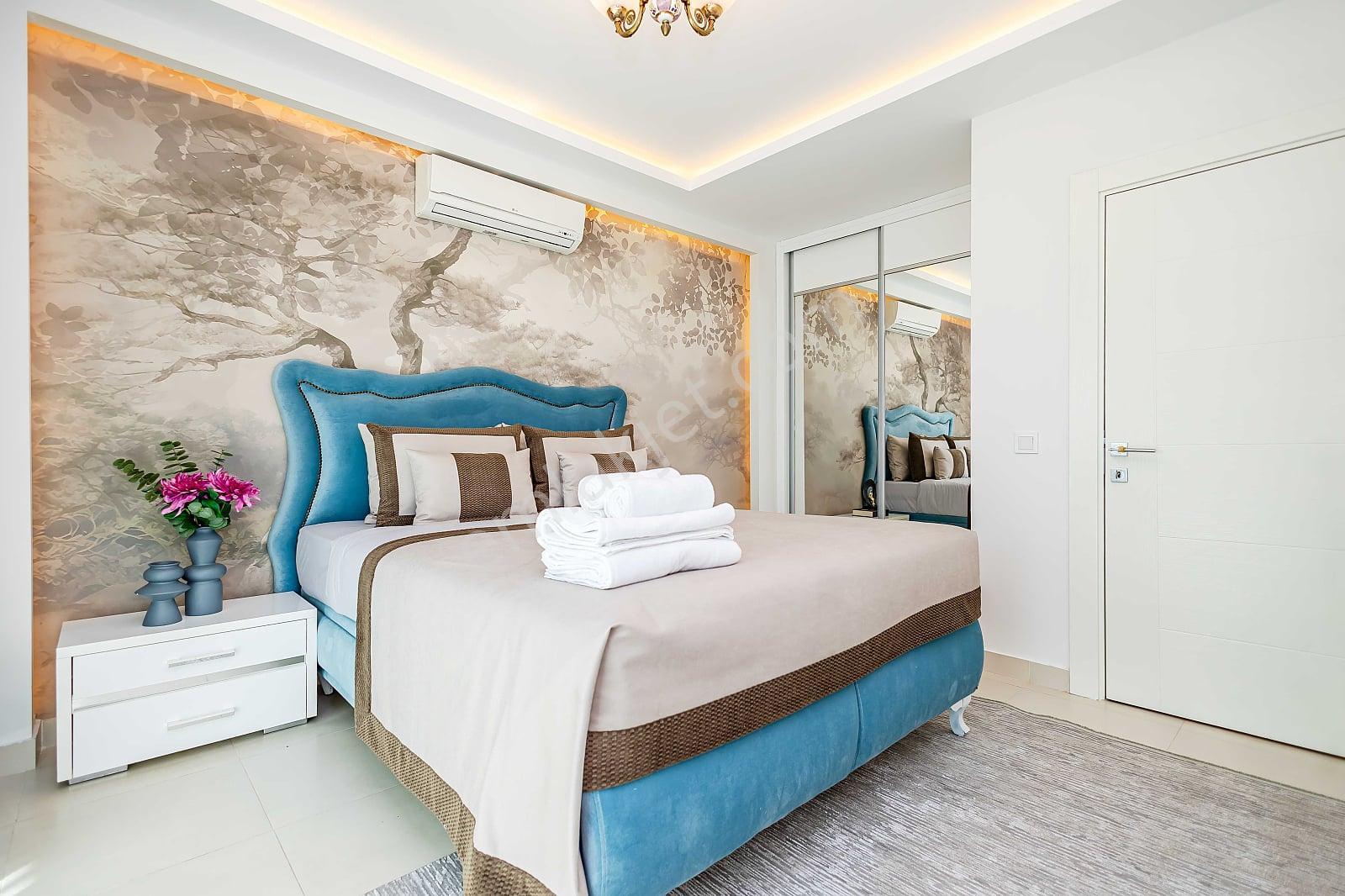 Antalya Alanya'da Sahile Sıfır Eşyalı Satılık Dubleks Daire - Görsel 23