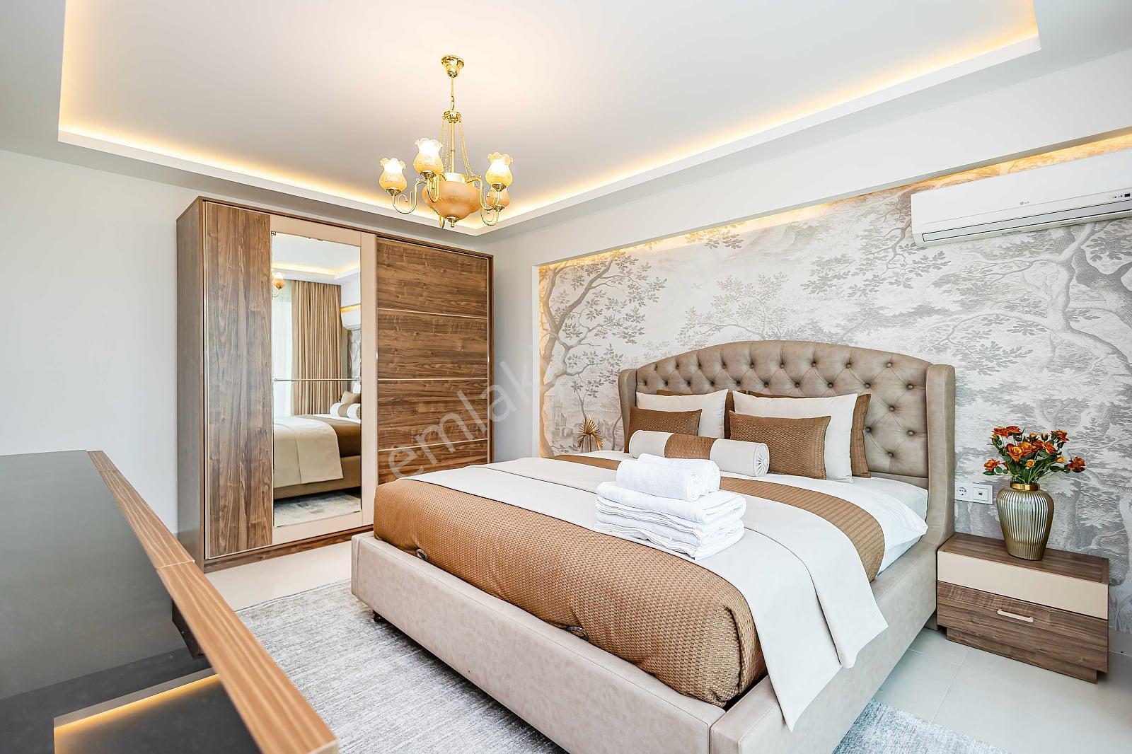 Antalya Alanya'da Sahile Sıfır Eşyalı Satılık Dubleks Daire - Görsel 31