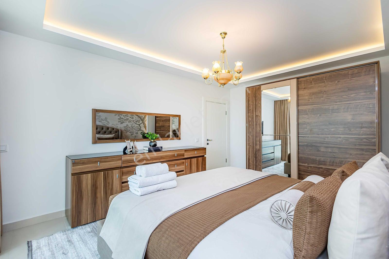 Antalya Alanya'da Sahile Sıfır Eşyalı Satılık Dubleks Daire - Görsel 32
