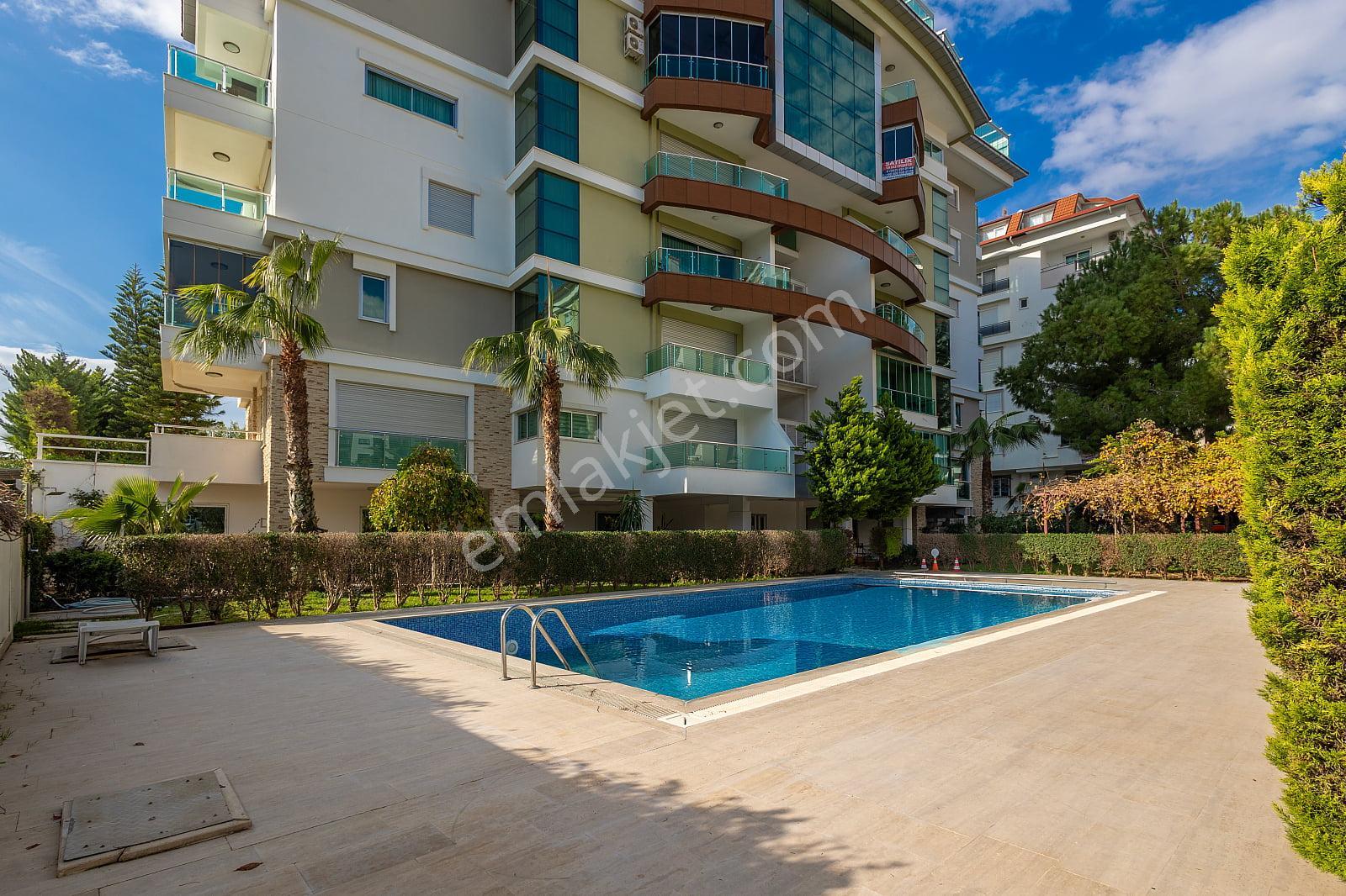 Antalya Alanya'da Sahile Sıfır Eşyalı Satılık Dubleks Daire - Görsel 7