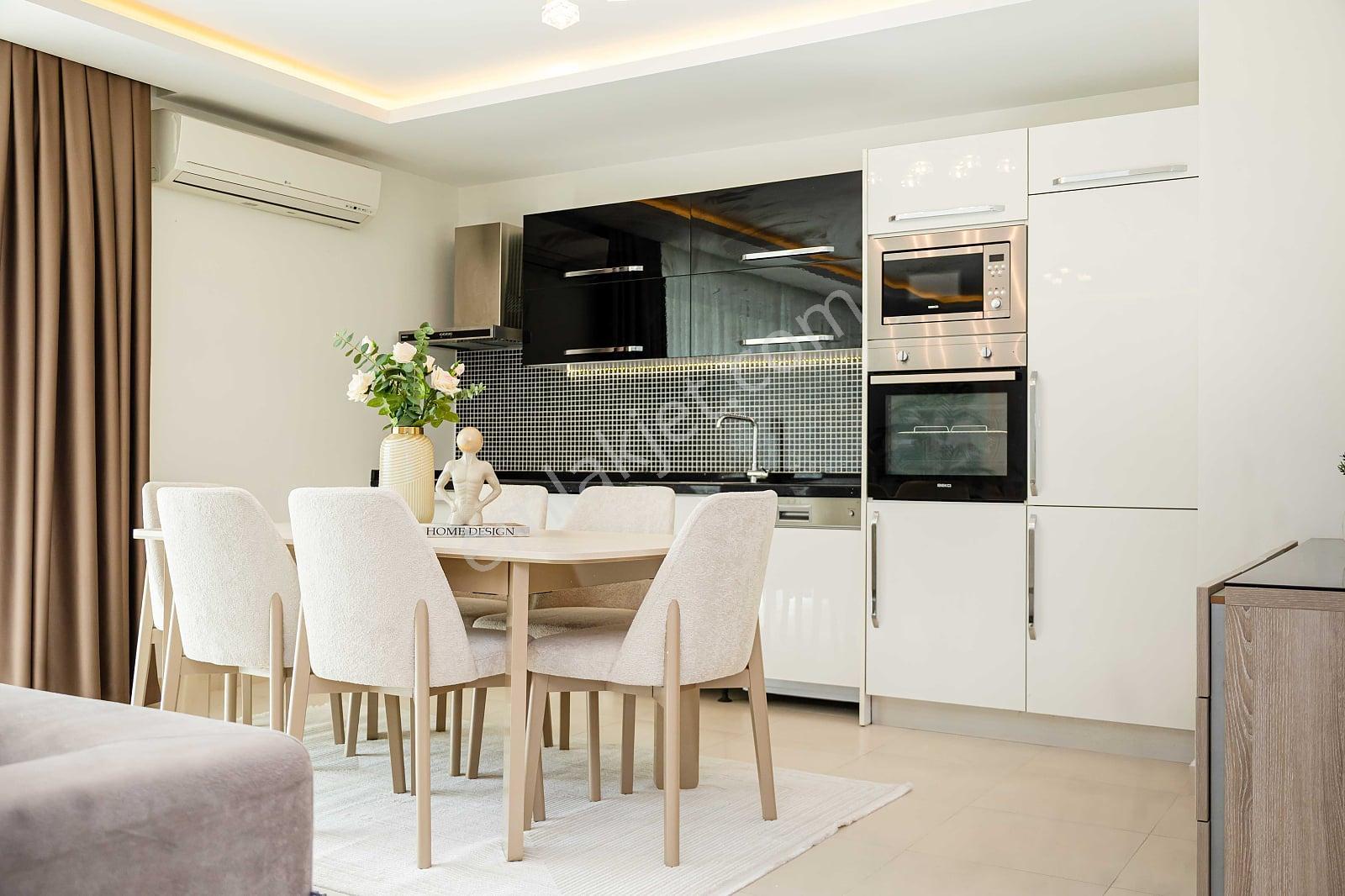 Antalya Alanya'da Sahile Sıfır Eşyalı Satılık Dubleks Daire - Görsel 28